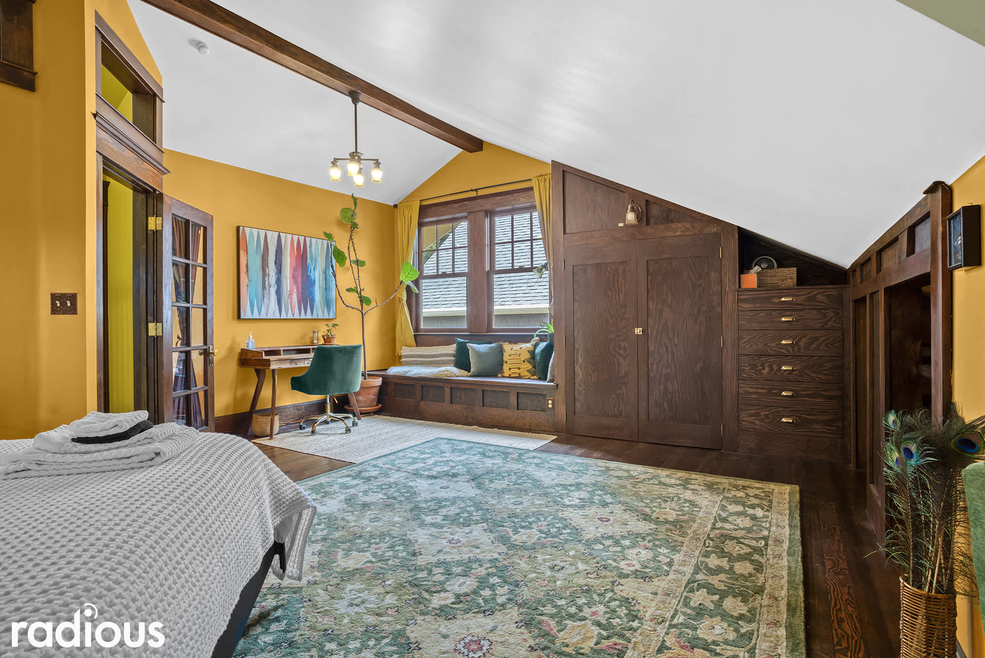 thumbnail view of a listing photo