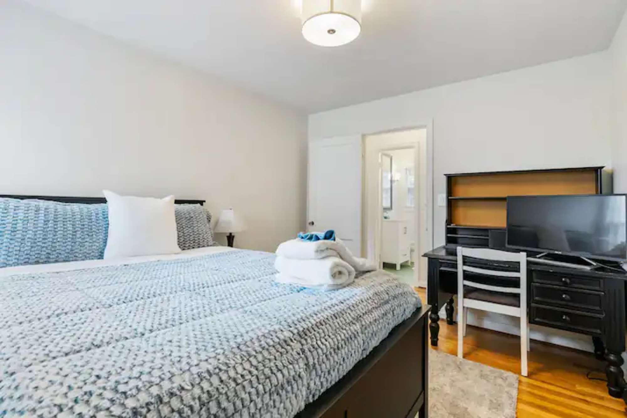 thumbnail view of a listing photo