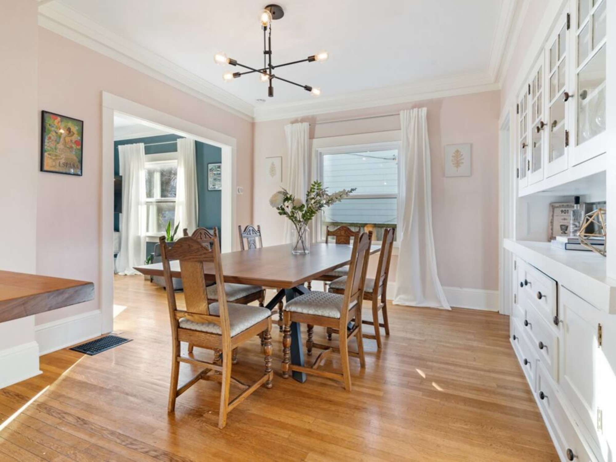thumbnail view of a listing photo