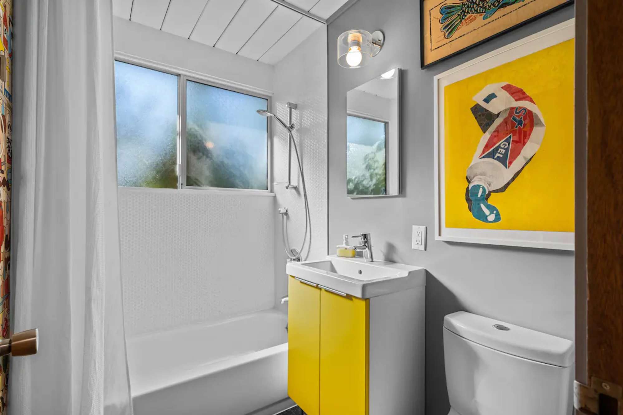 thumbnail view of a listing photo