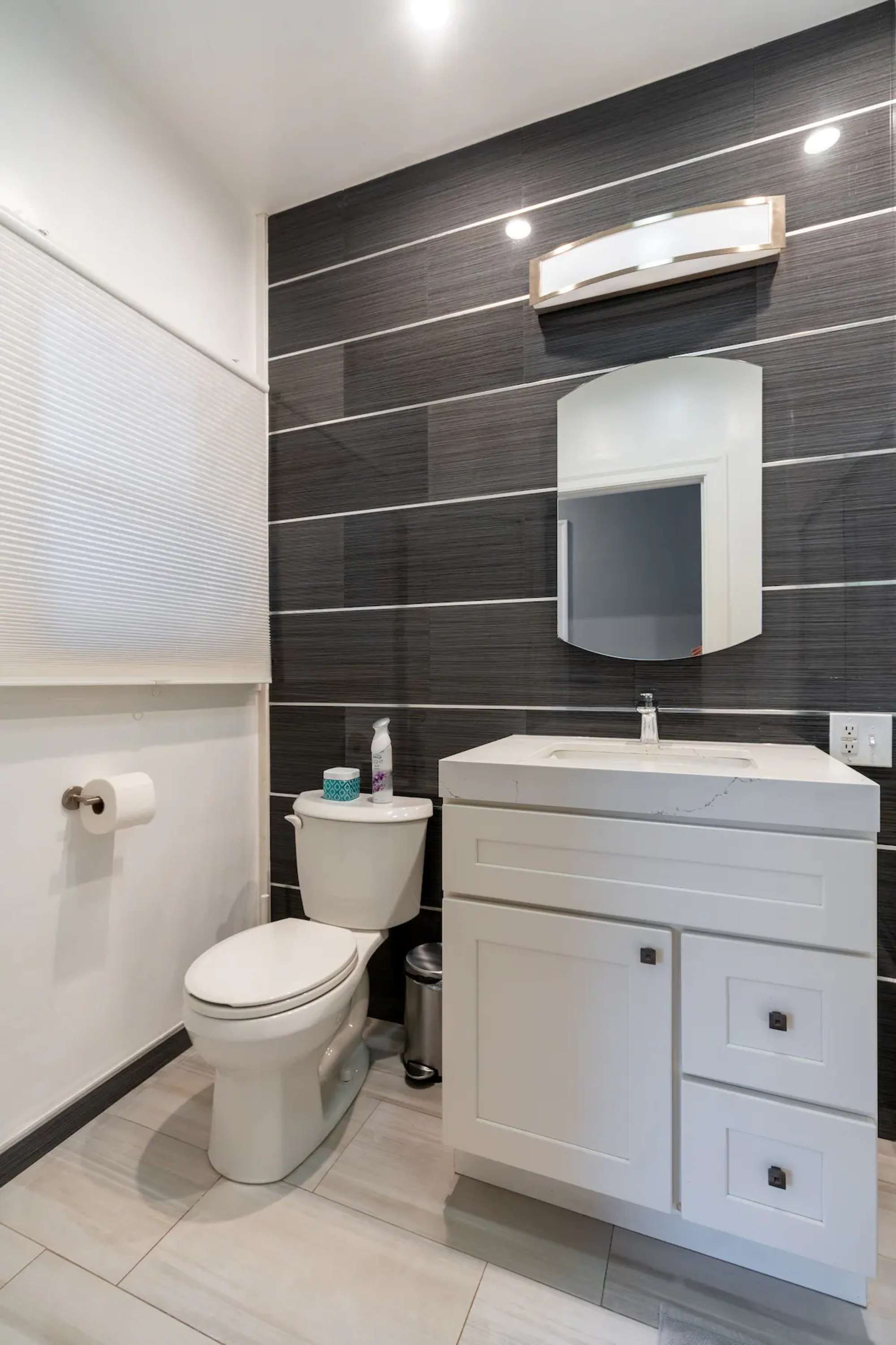 thumbnail view of a listing photo