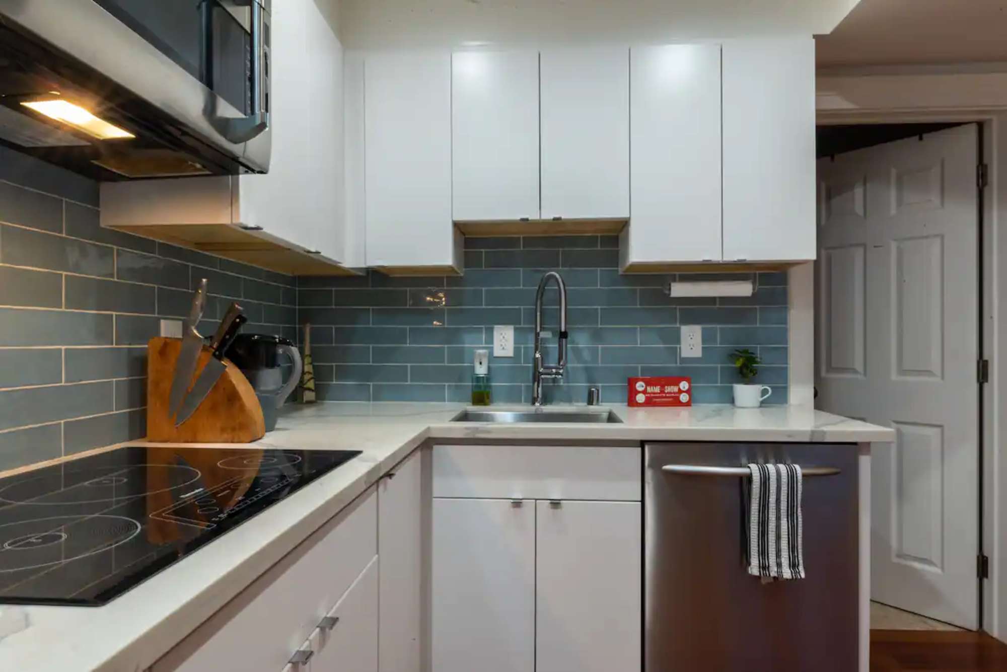 thumbnail view of a listing photo