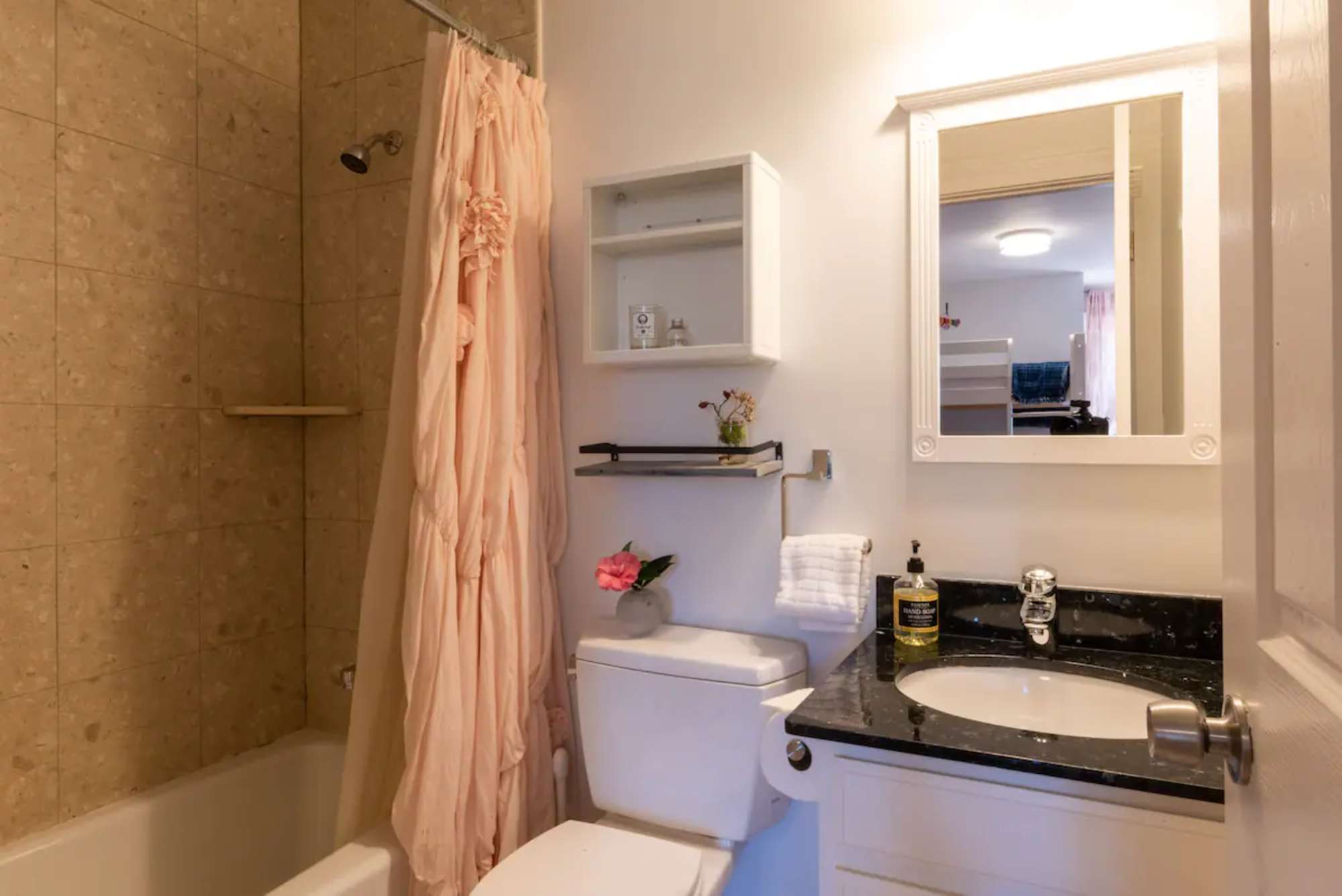 thumbnail view of a listing photo