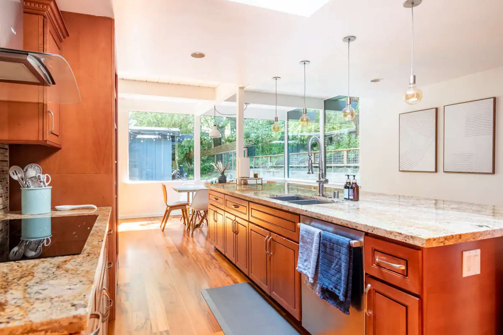 thumbnail view of a listing photo