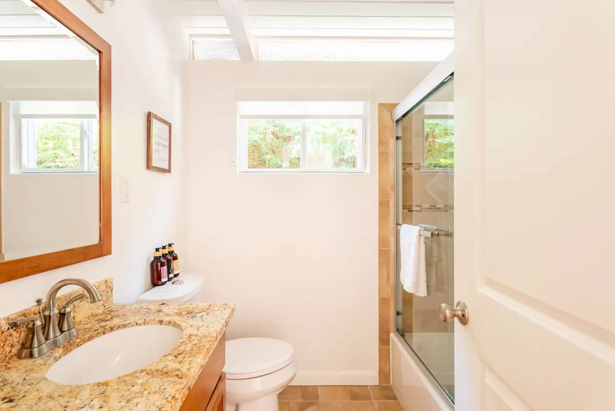 thumbnail view of a listing photo