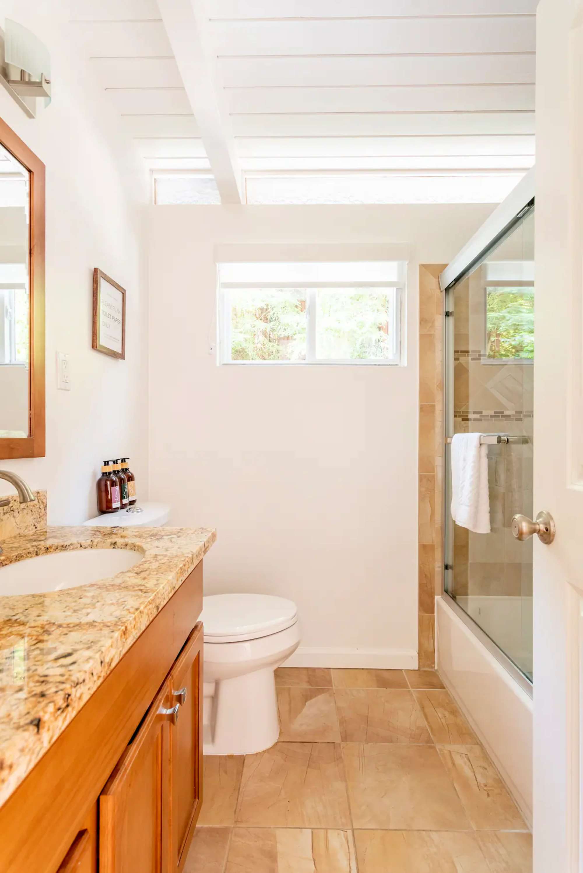 thumbnail view of a listing photo