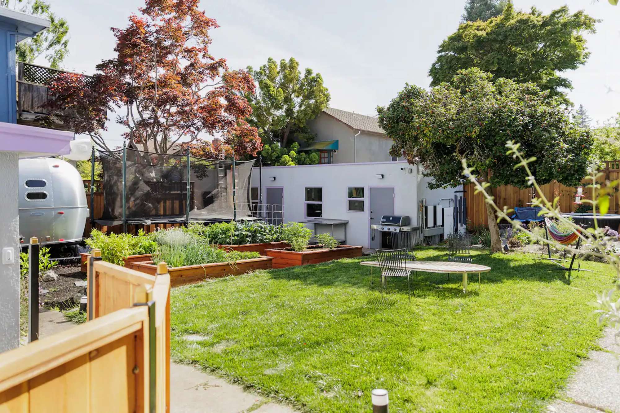 thumbnail view of a listing photo