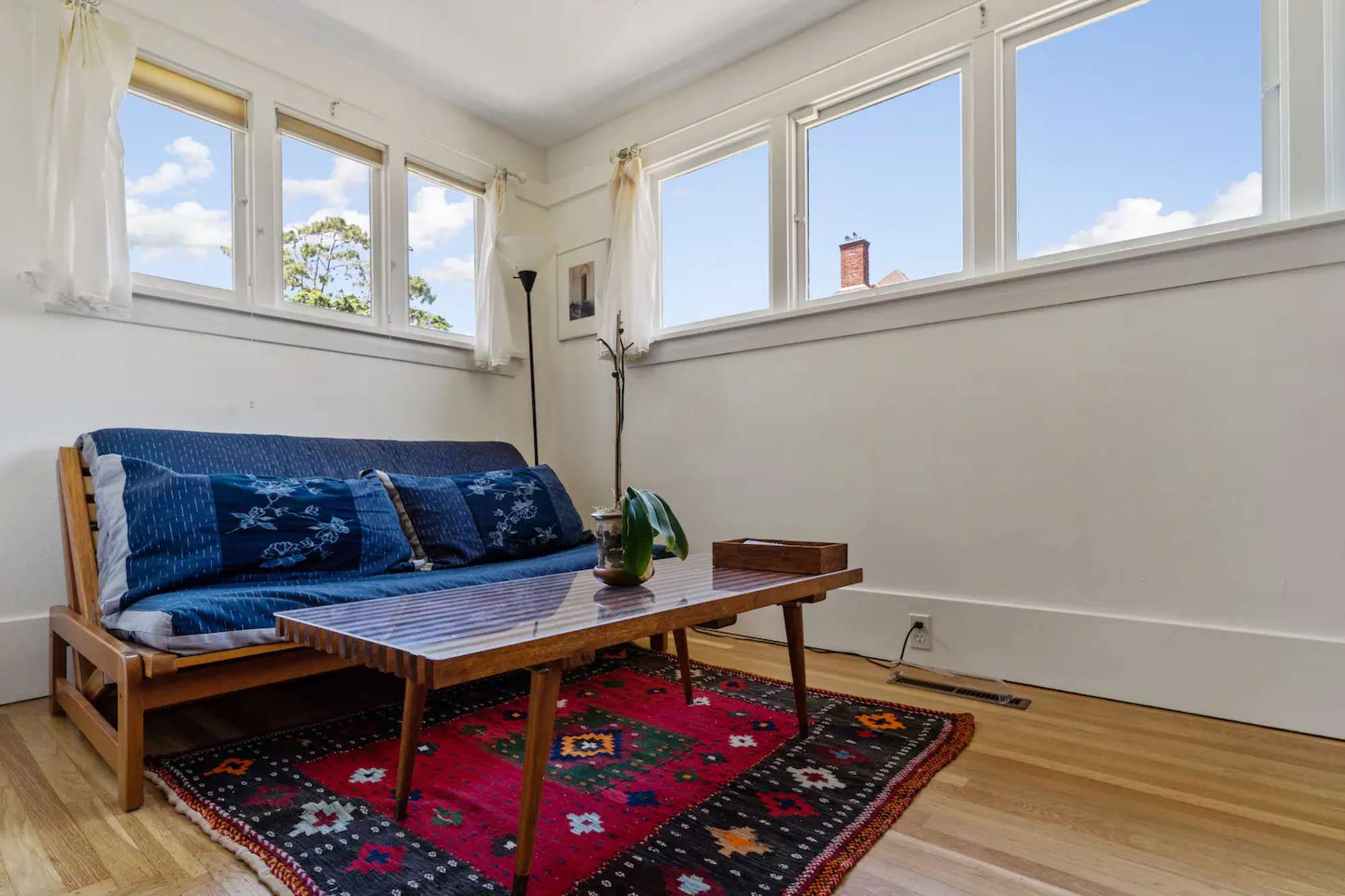 thumbnail view of a listing photo