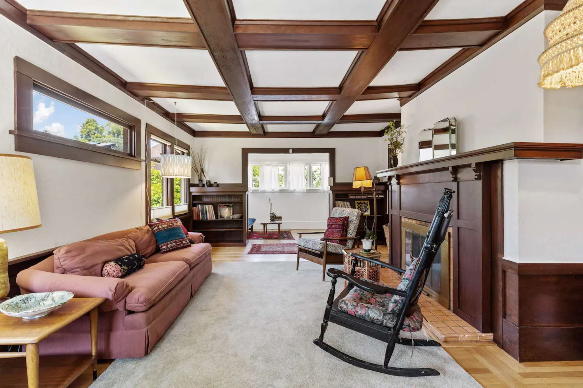 thumbnail view of a listing photo