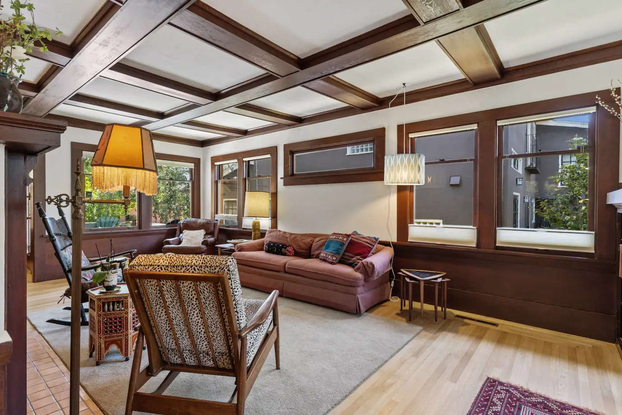 thumbnail view of a listing photo