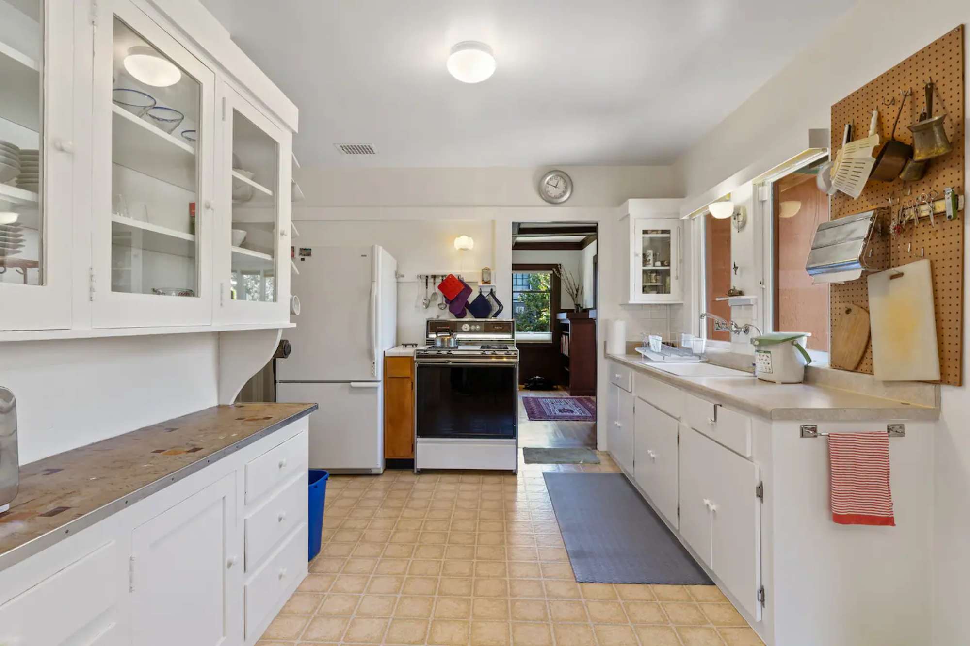 thumbnail view of a listing photo
