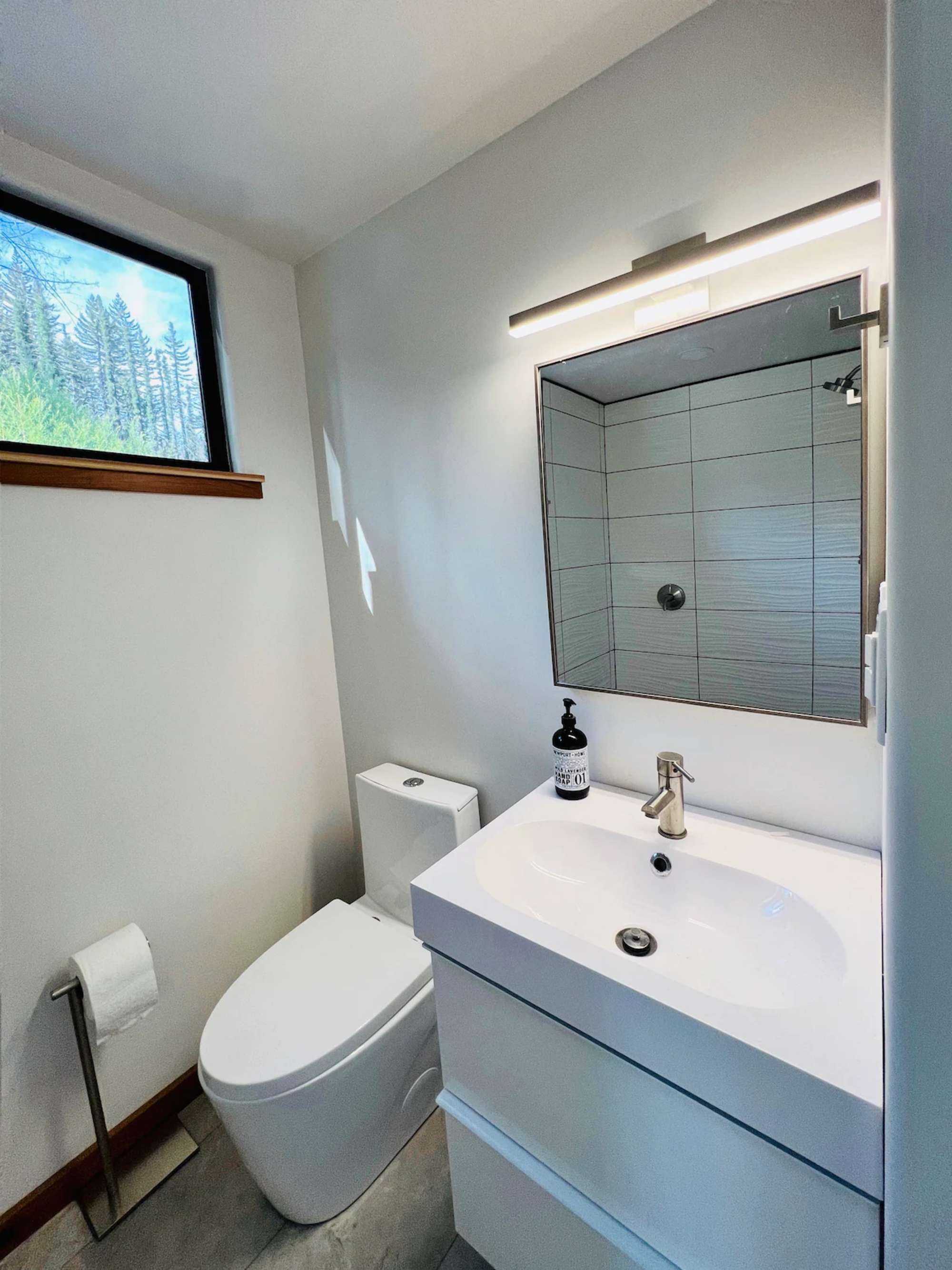 thumbnail view of a listing photo
