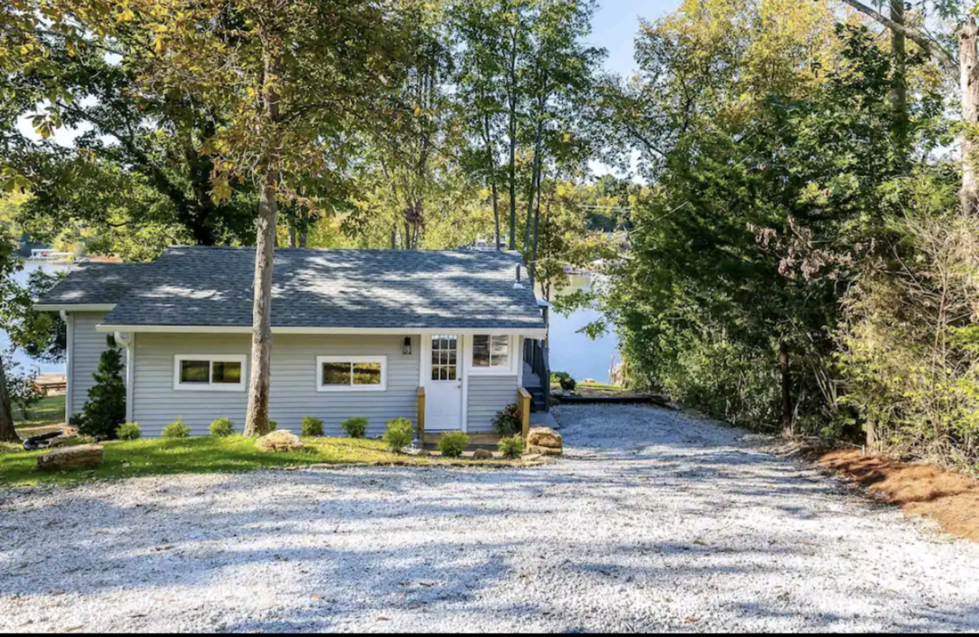 Adorable vintage cottage with gravel drive
