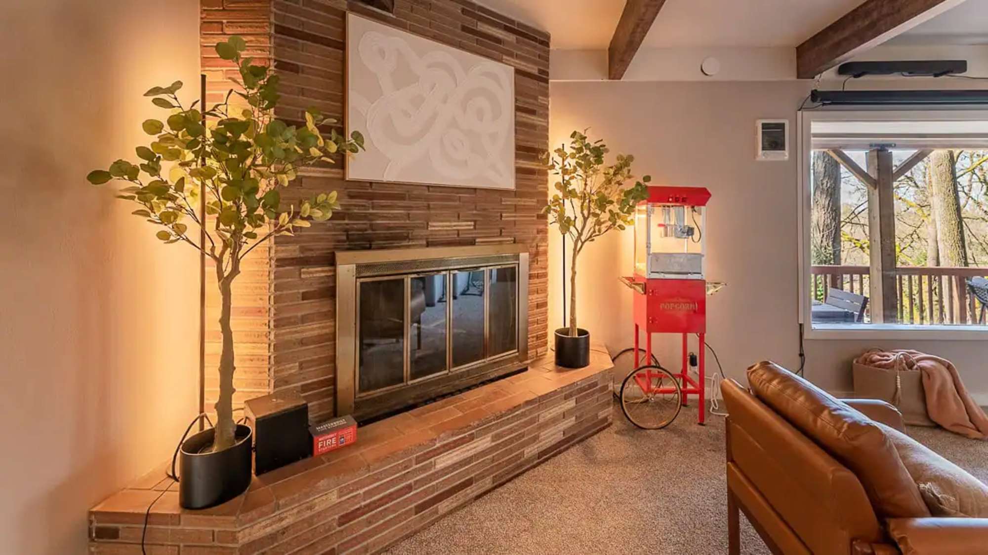 thumbnail view of a listing photo