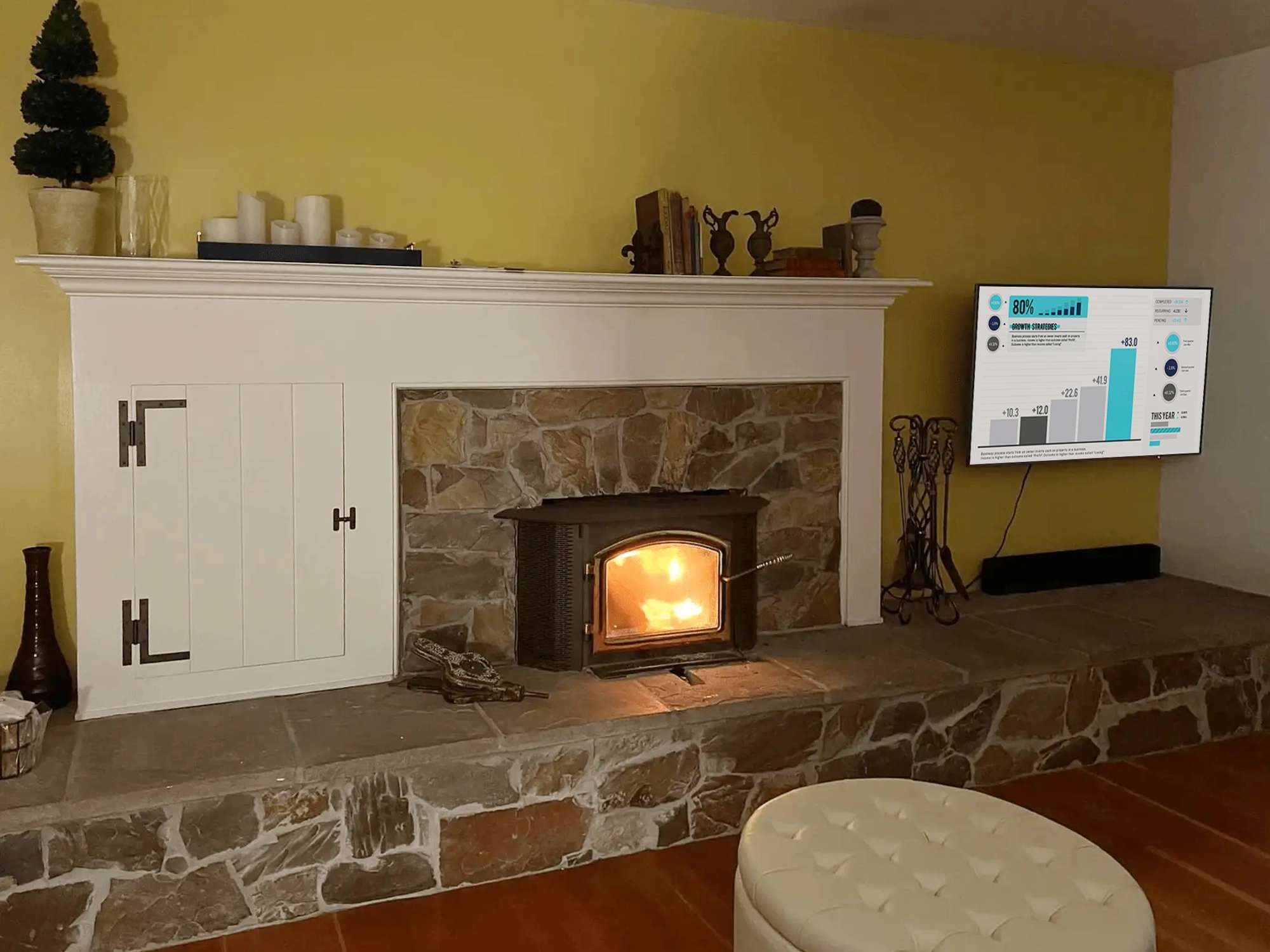 Working wood stoves in both meeting/lounge areas