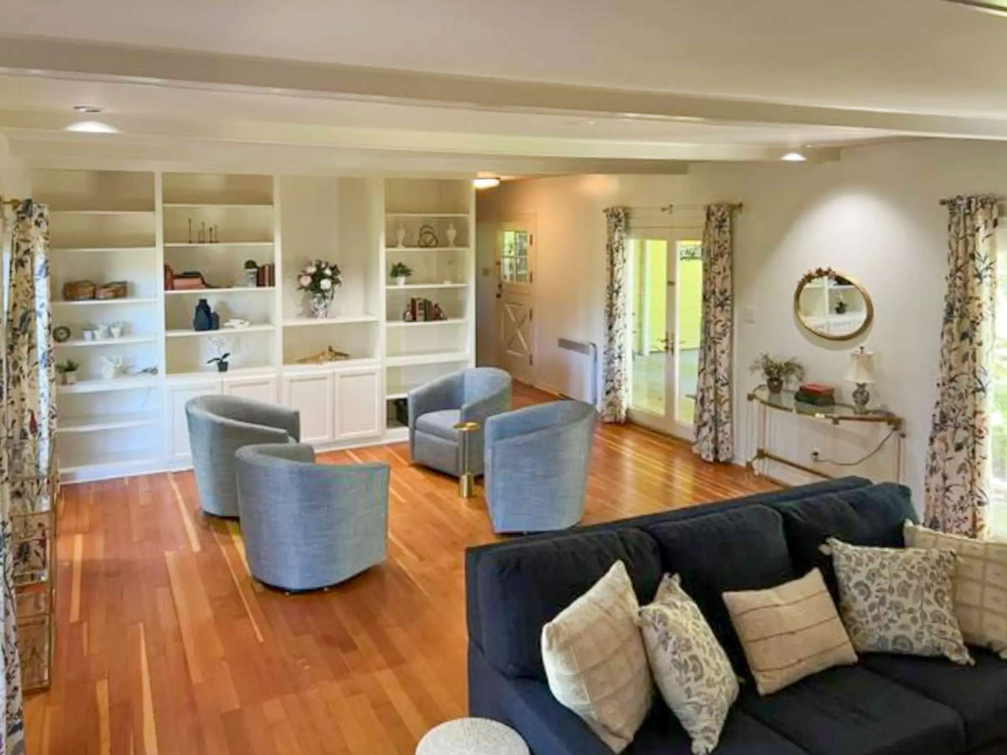 Main house lounge/meeting space with Smart TV