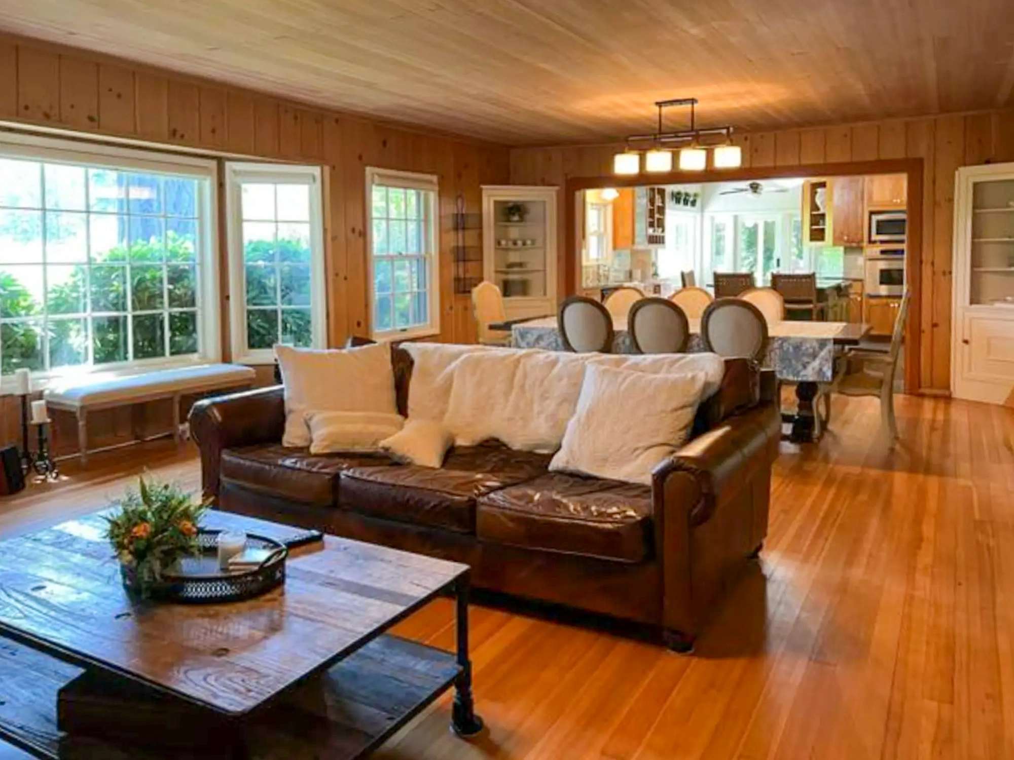 Main house meeting table and meeting space with Smart TV