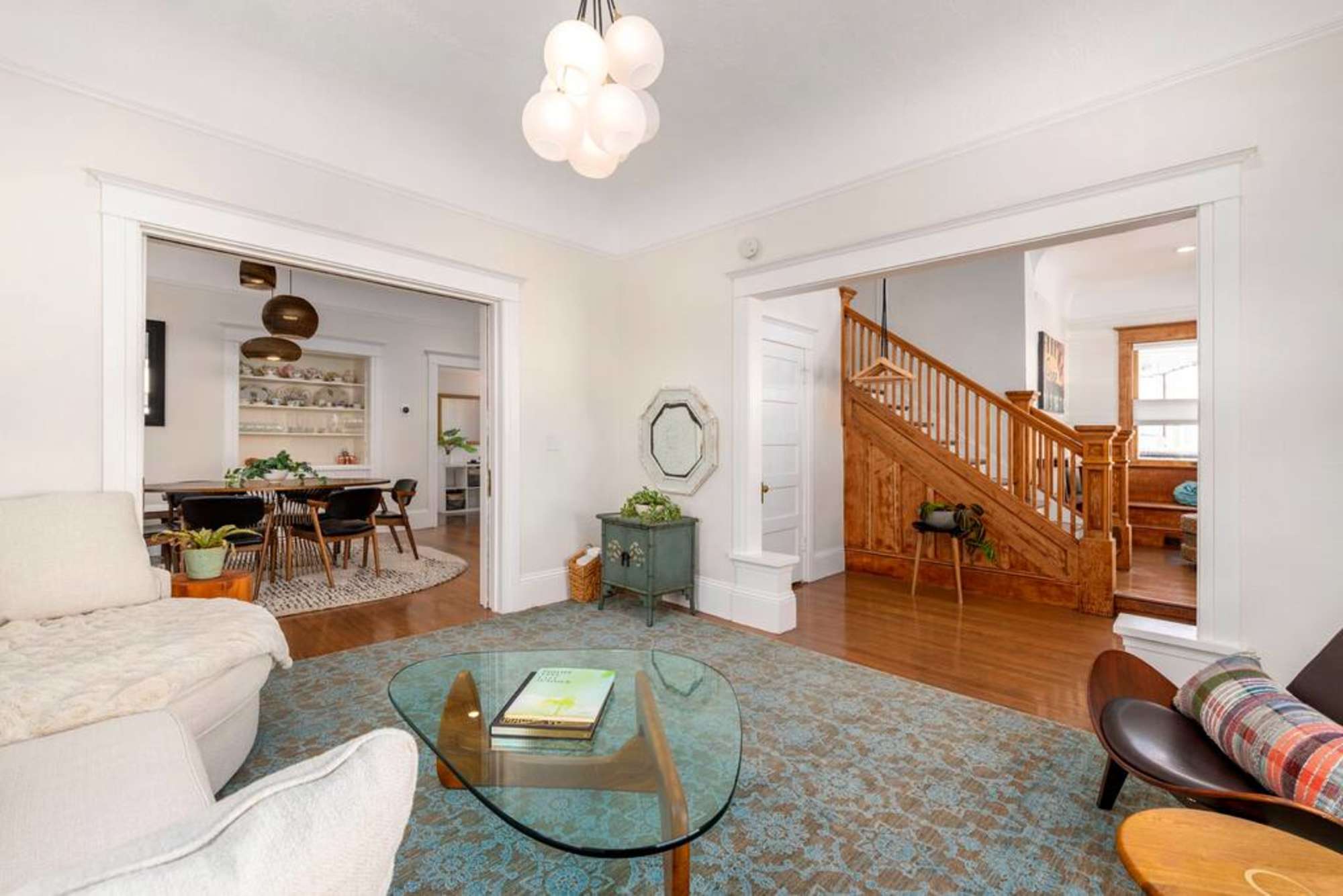thumbnail view of a listing photo