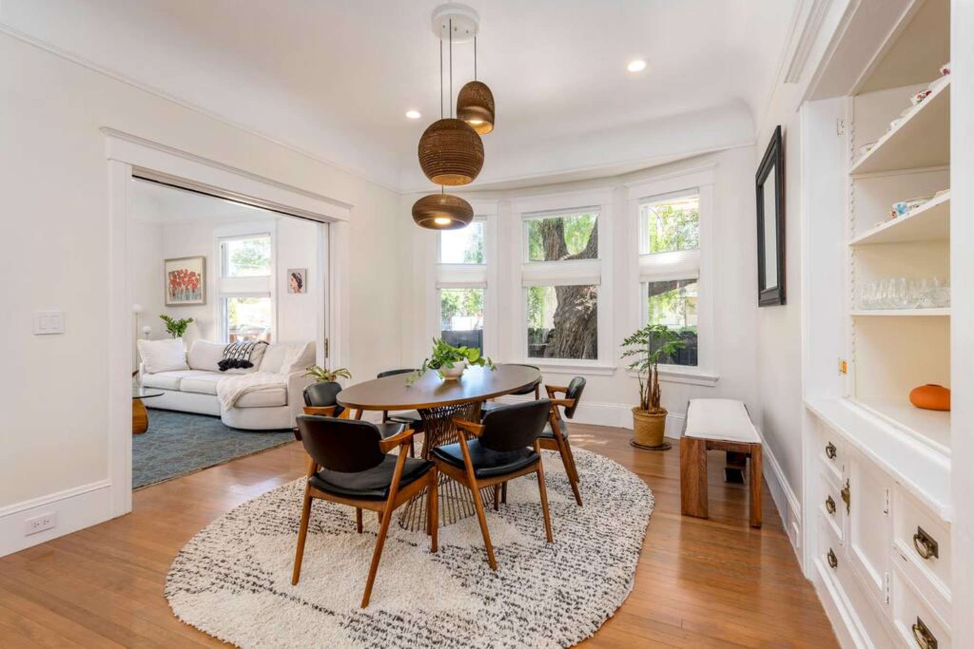 thumbnail view of a listing photo