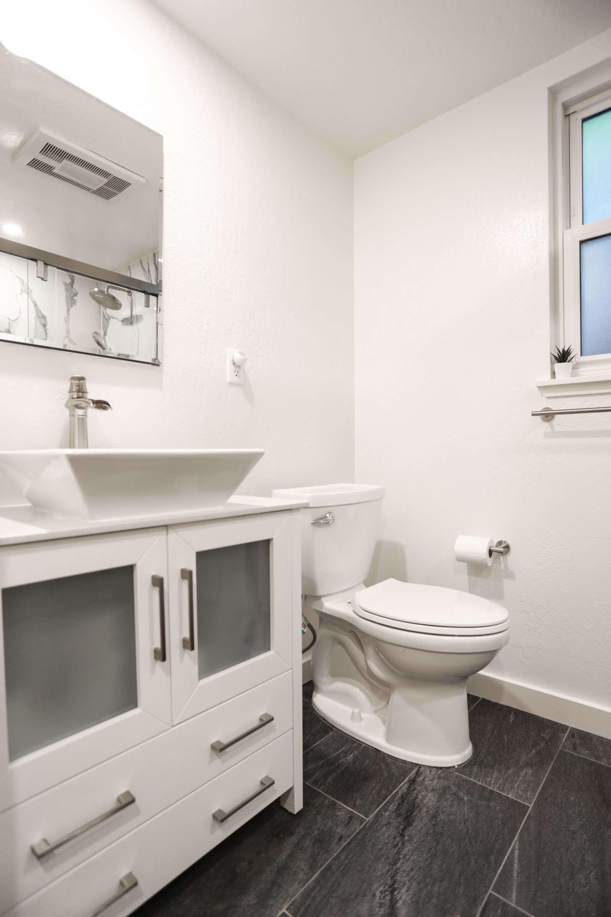 thumbnail view of a listing photo