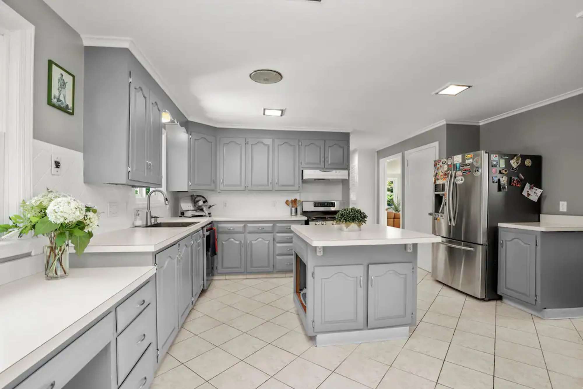 thumbnail view of a listing photo