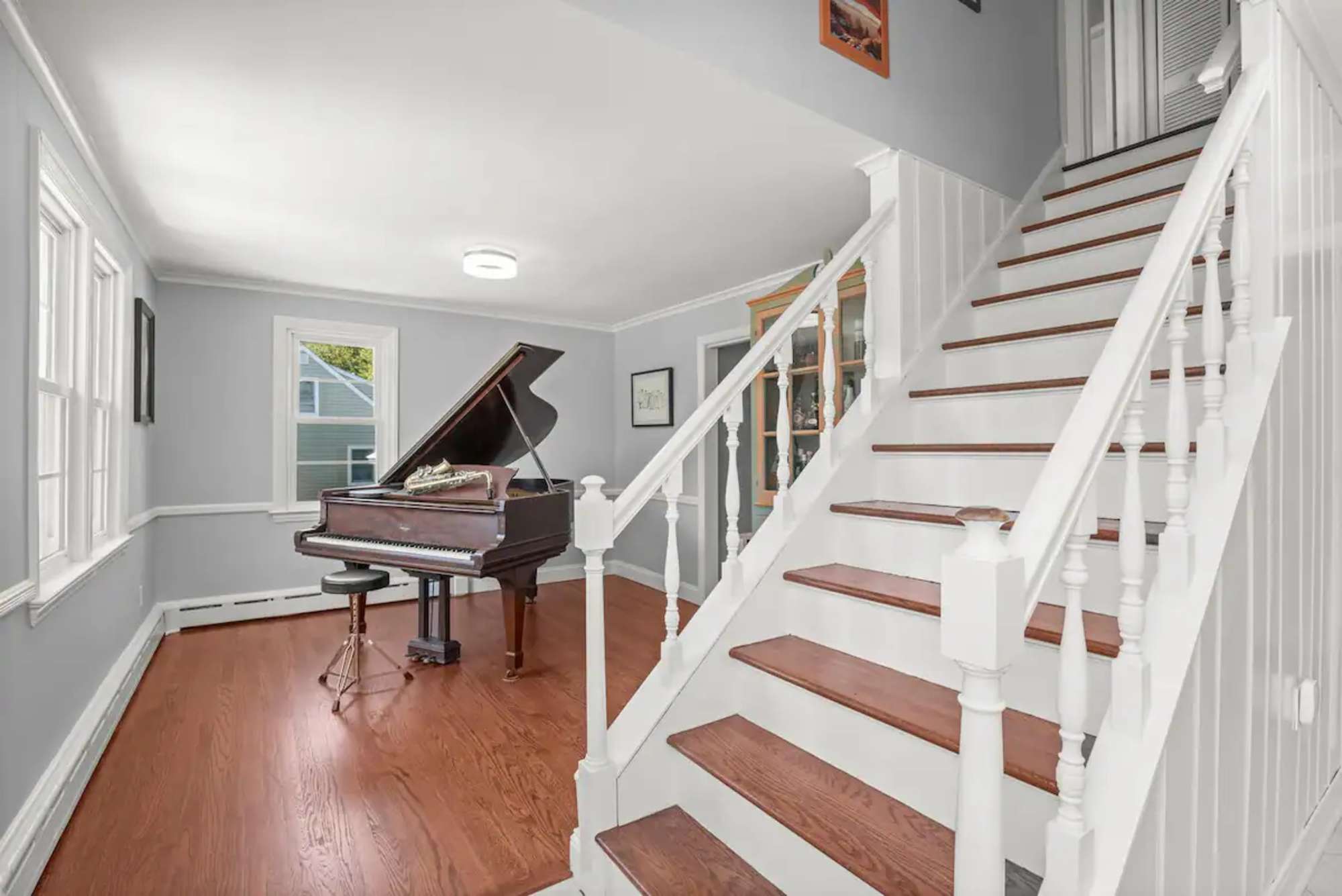 thumbnail view of a listing photo
