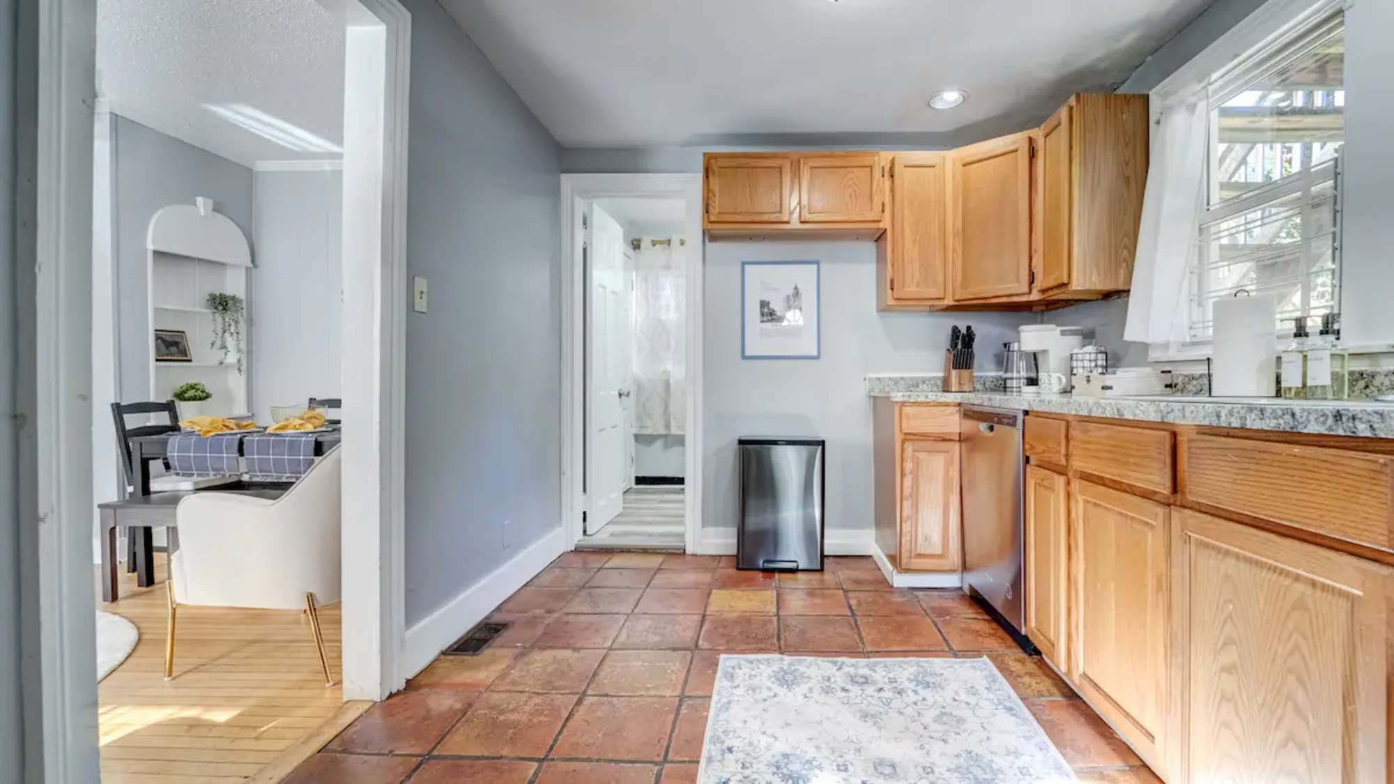 thumbnail view of a listing photo