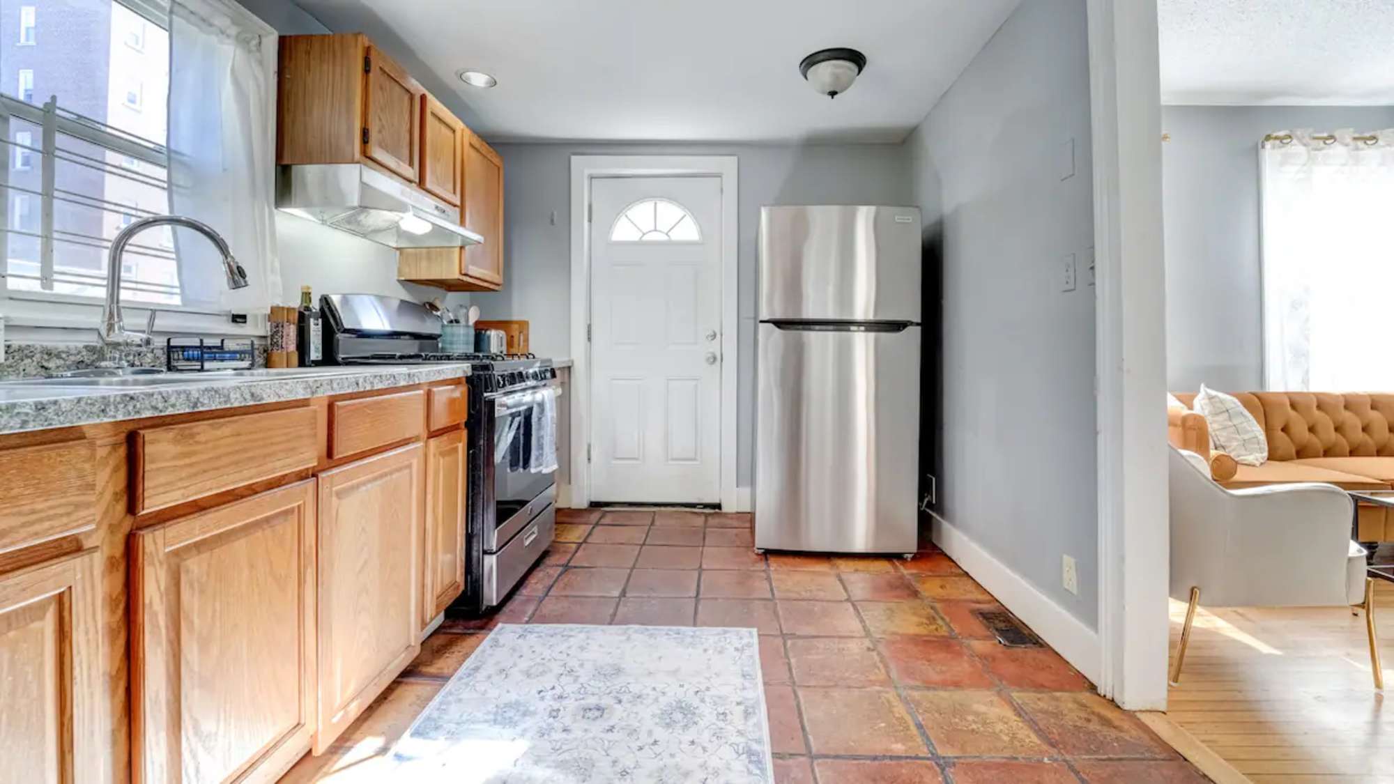 thumbnail view of a listing photo