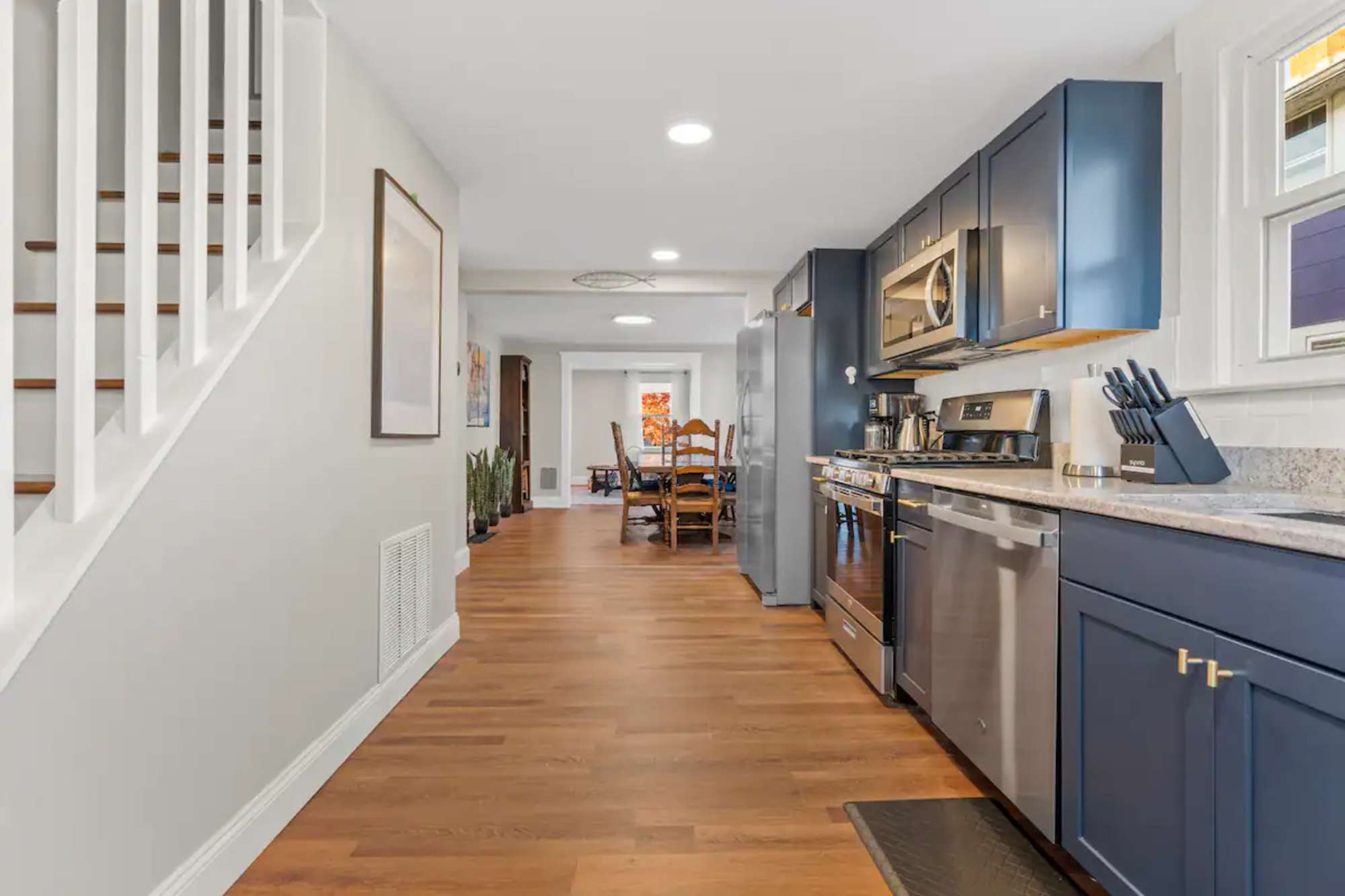thumbnail view of a listing photo