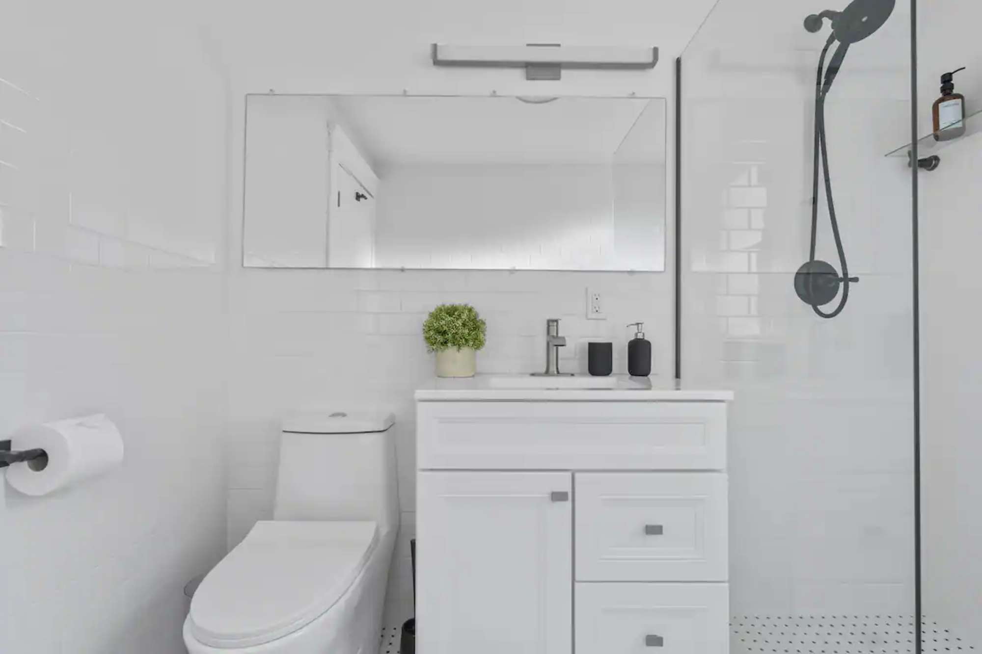 thumbnail view of a listing photo