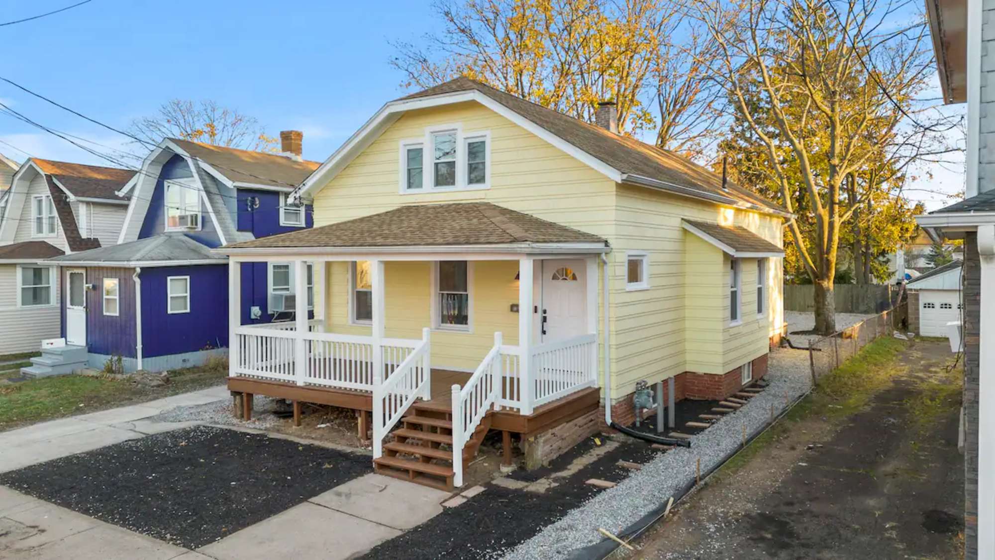 thumbnail view of a listing photo