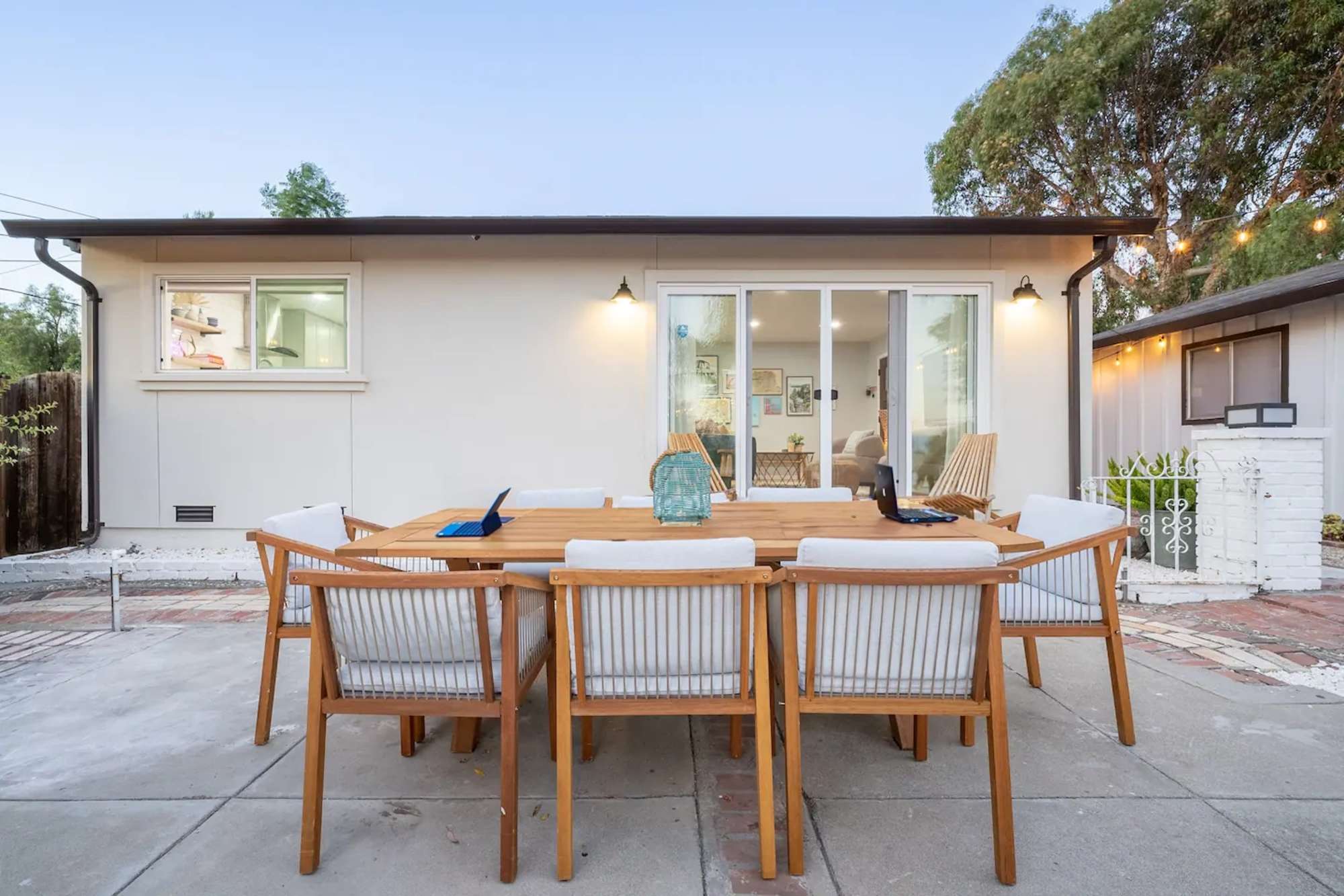 thumbnail view of a listing photo