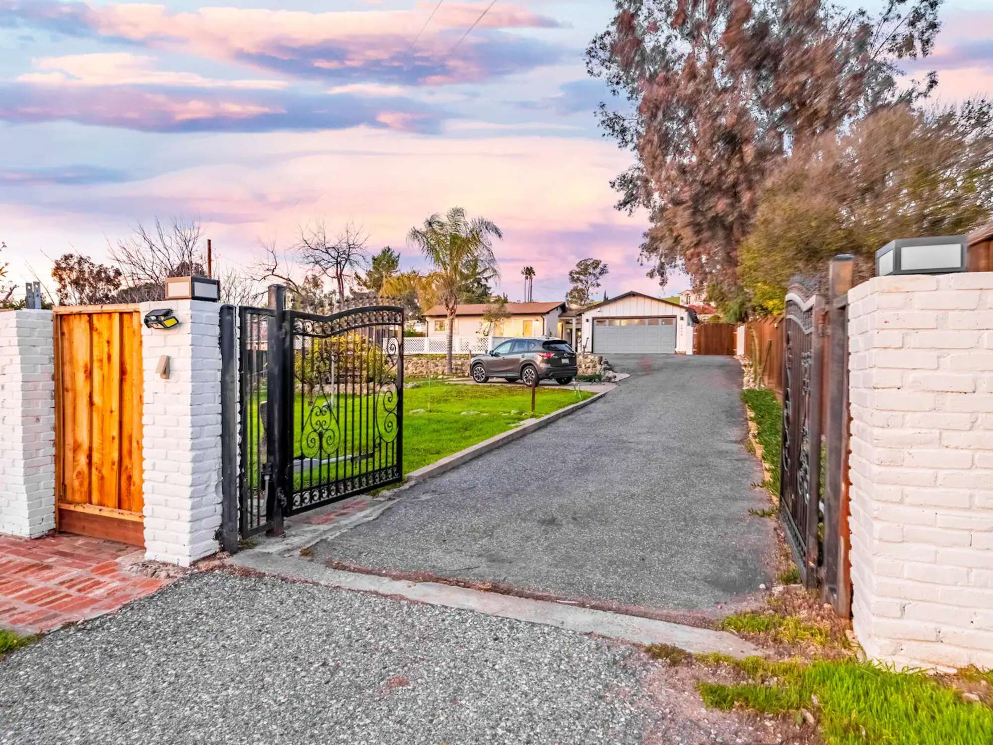 thumbnail view of a listing photo