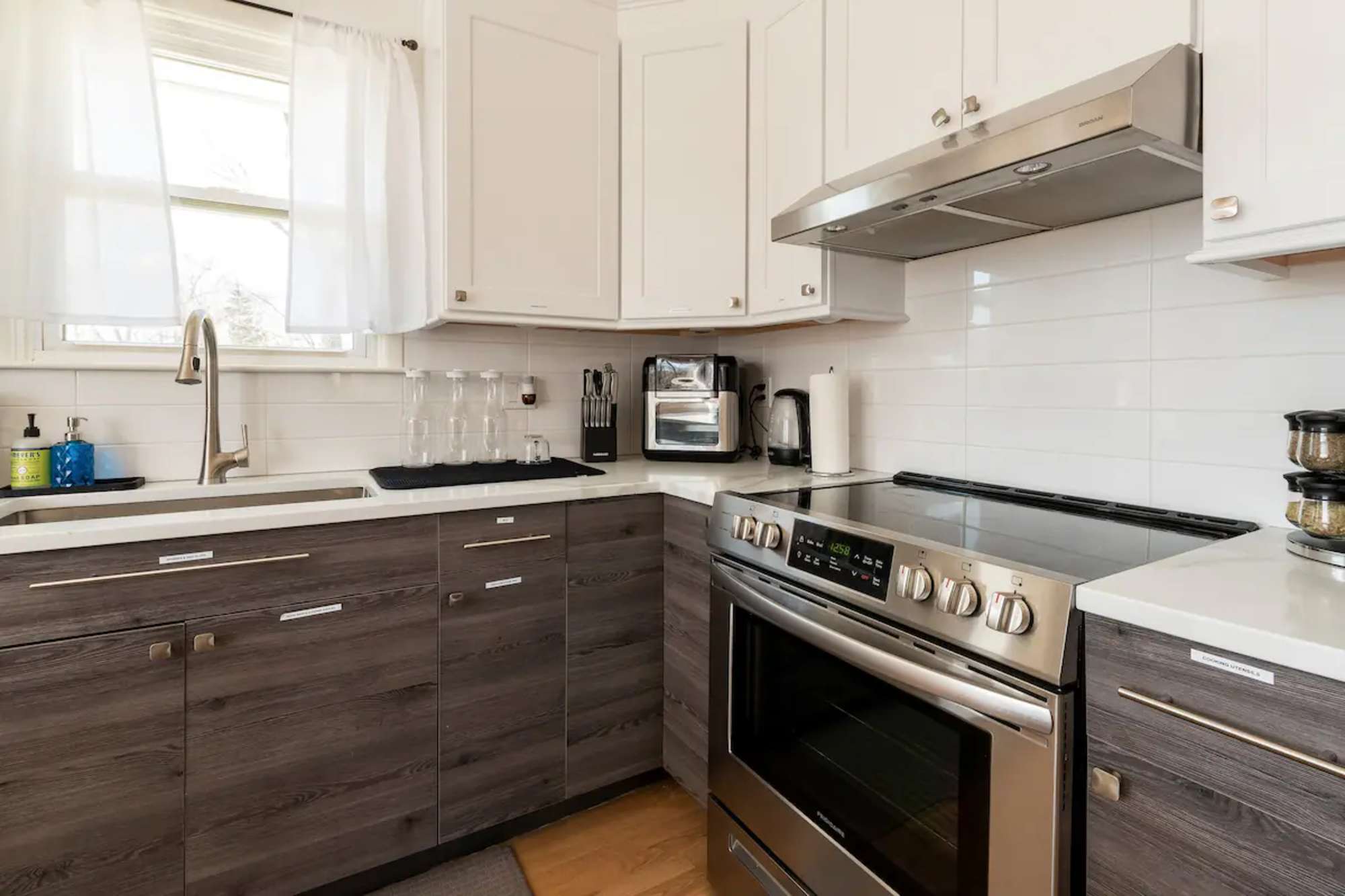 thumbnail view of a listing photo