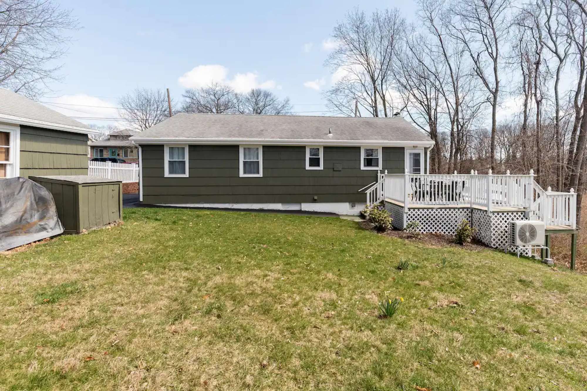 thumbnail view of a listing photo