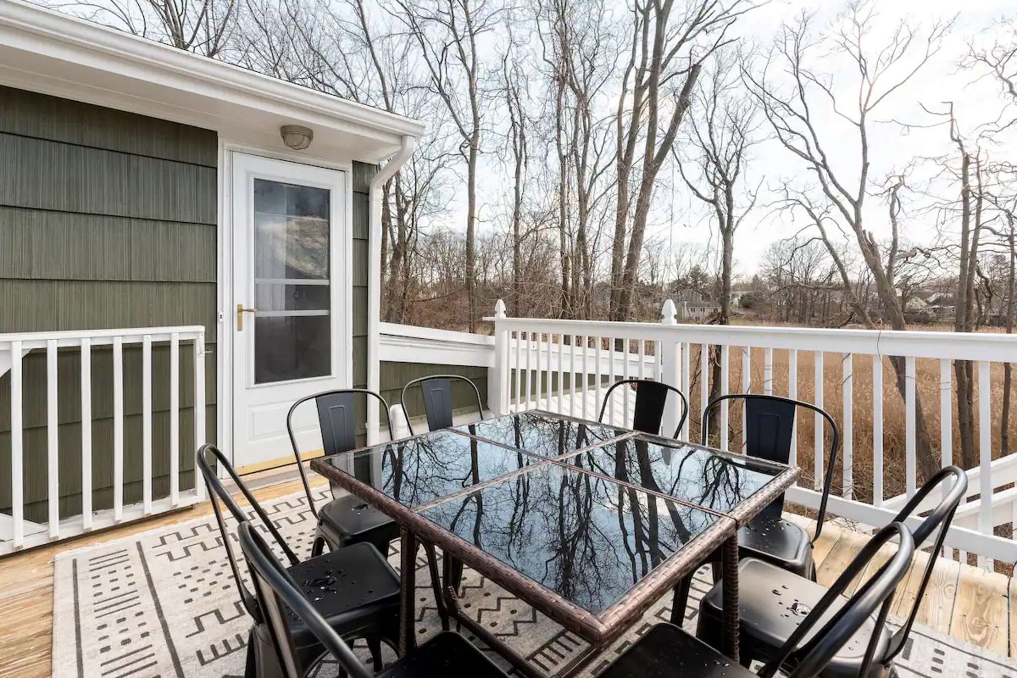 thumbnail view of a listing photo