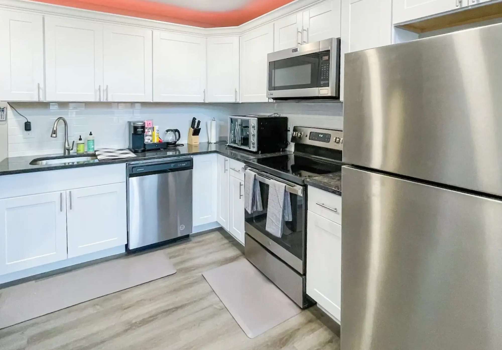 thumbnail view of a listing photo