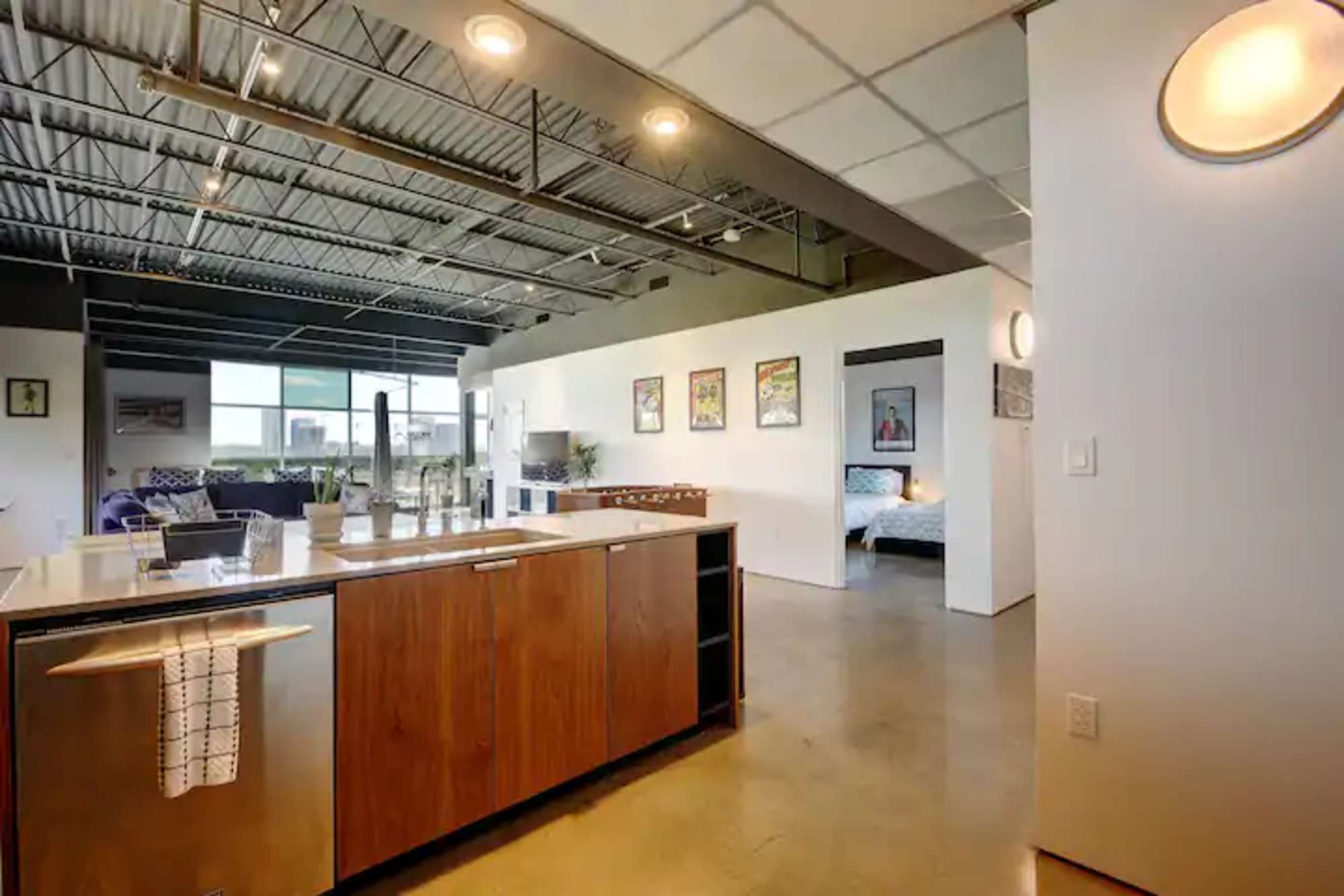 thumbnail view of a listing photo