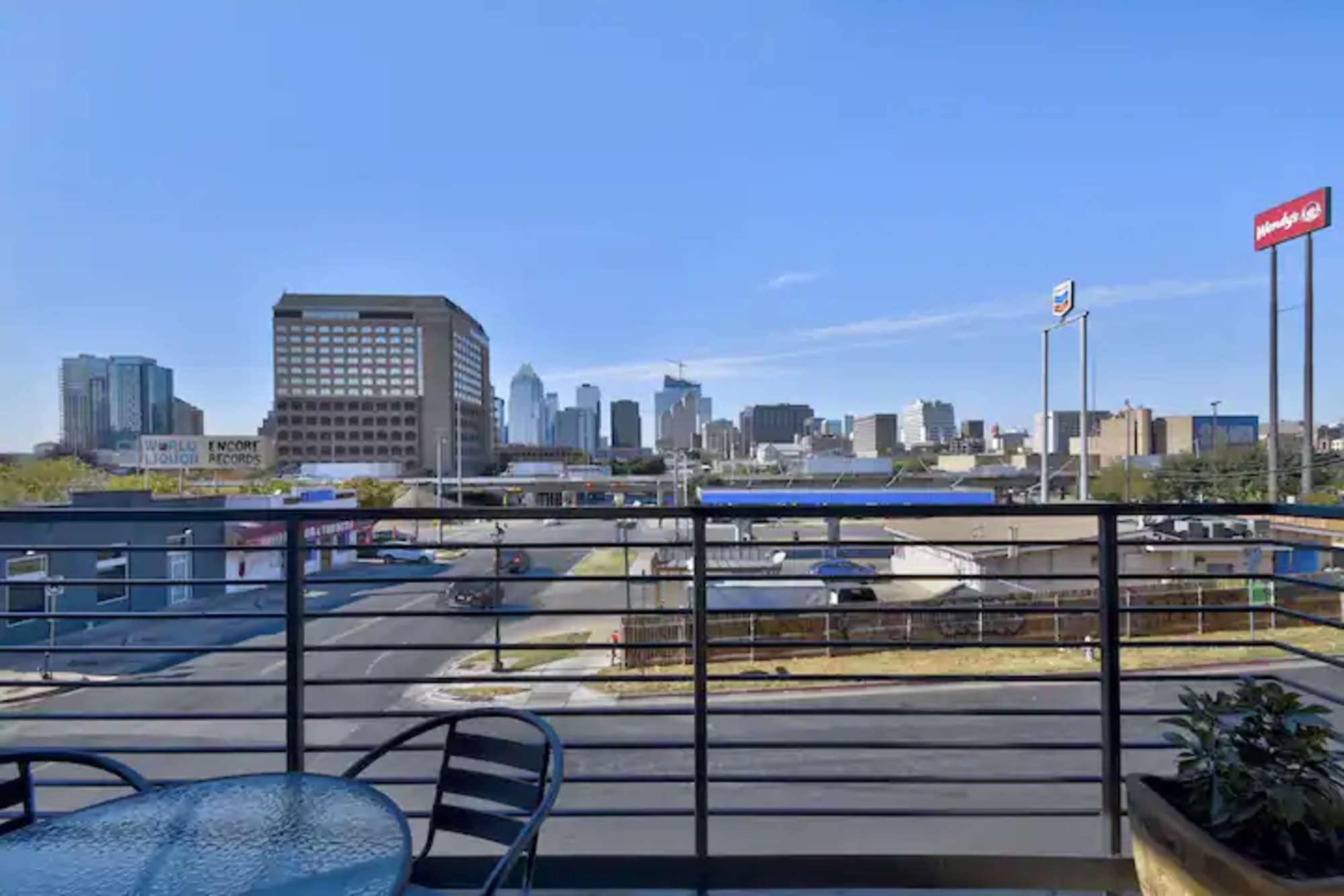 thumbnail view of a listing photo