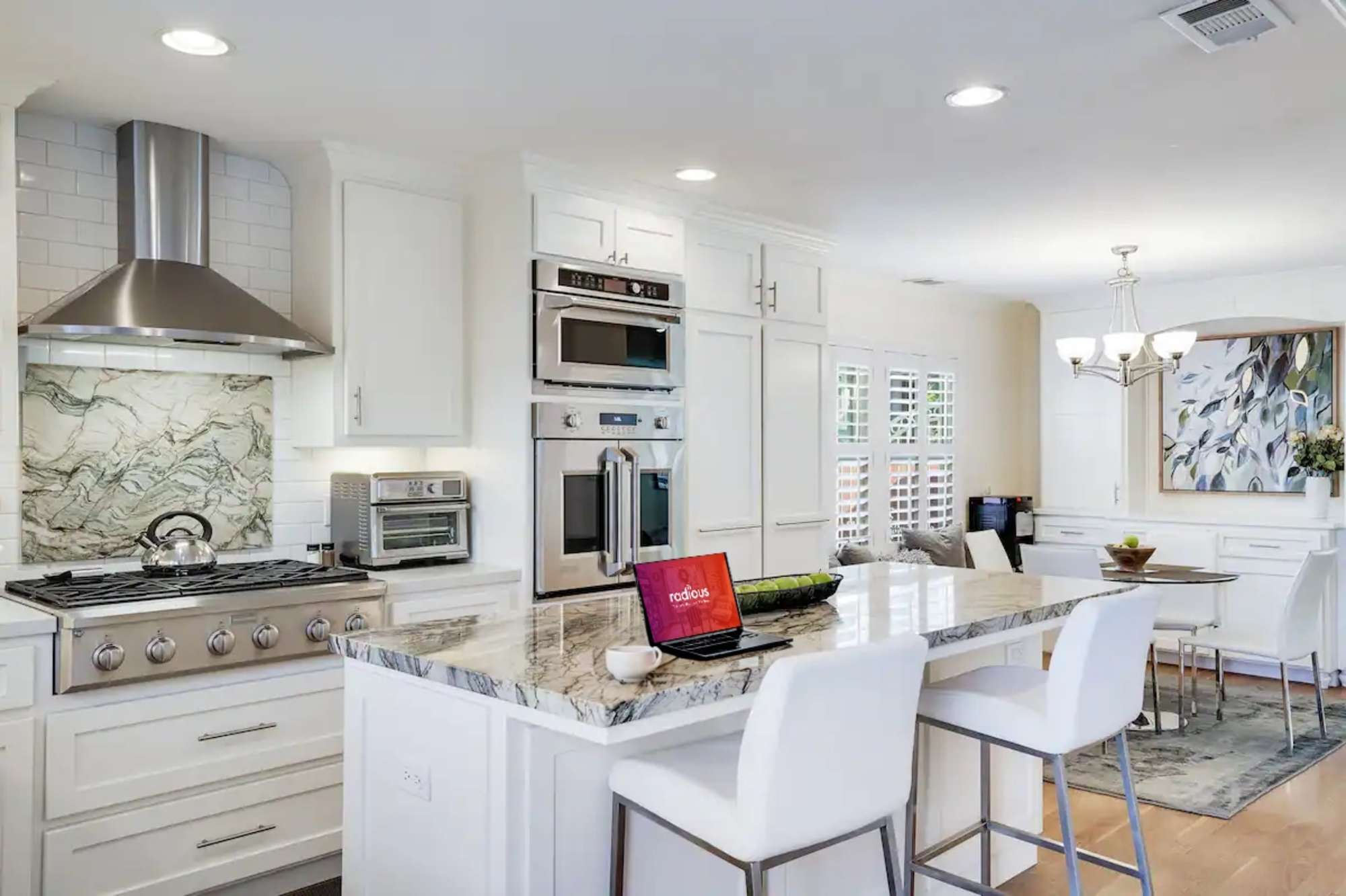 thumbnail view of a listing photo