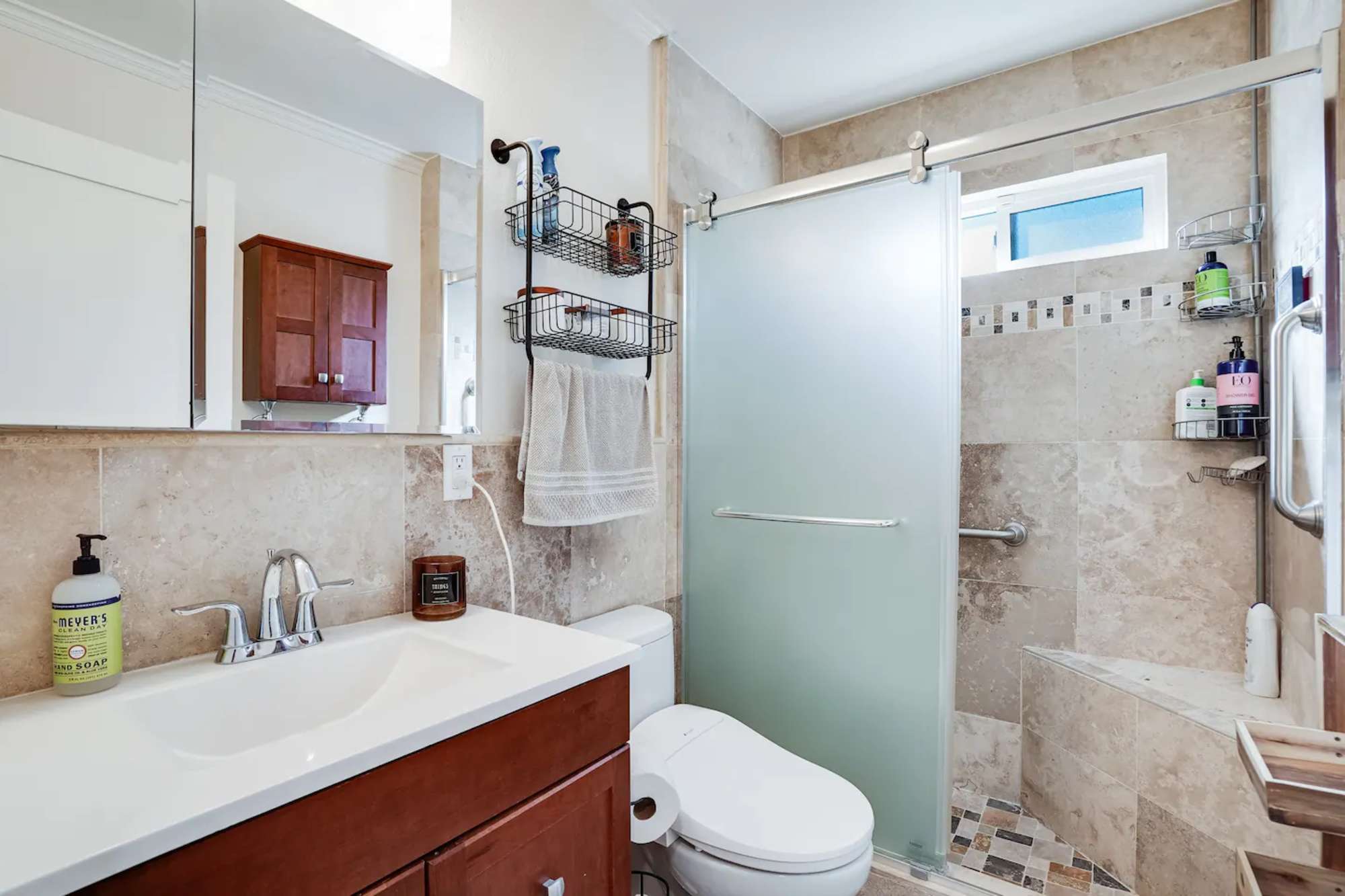 thumbnail view of a listing photo