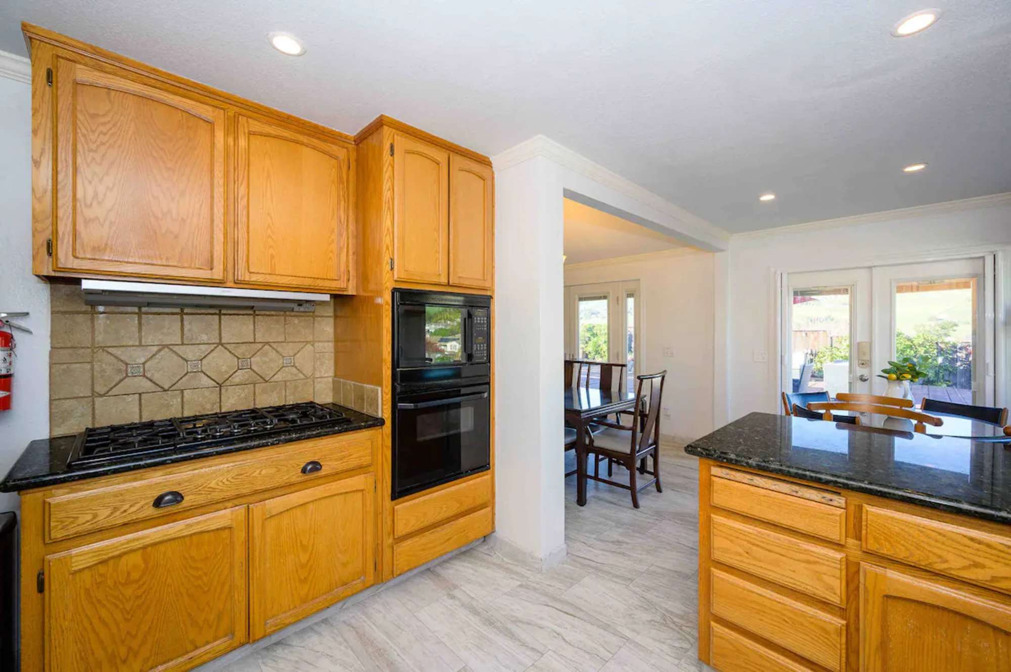 thumbnail view of a listing photo
