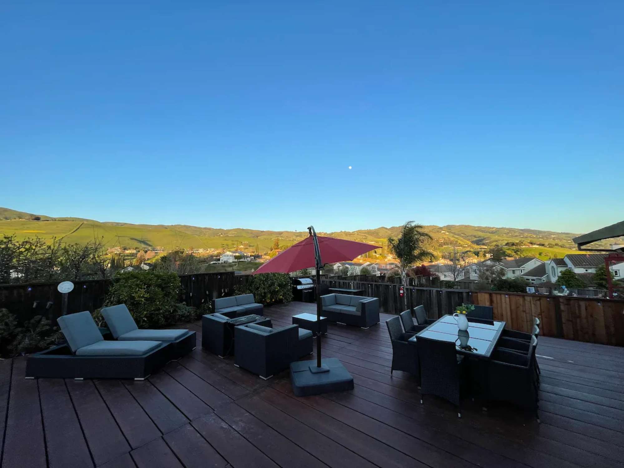 thumbnail view of a listing photo