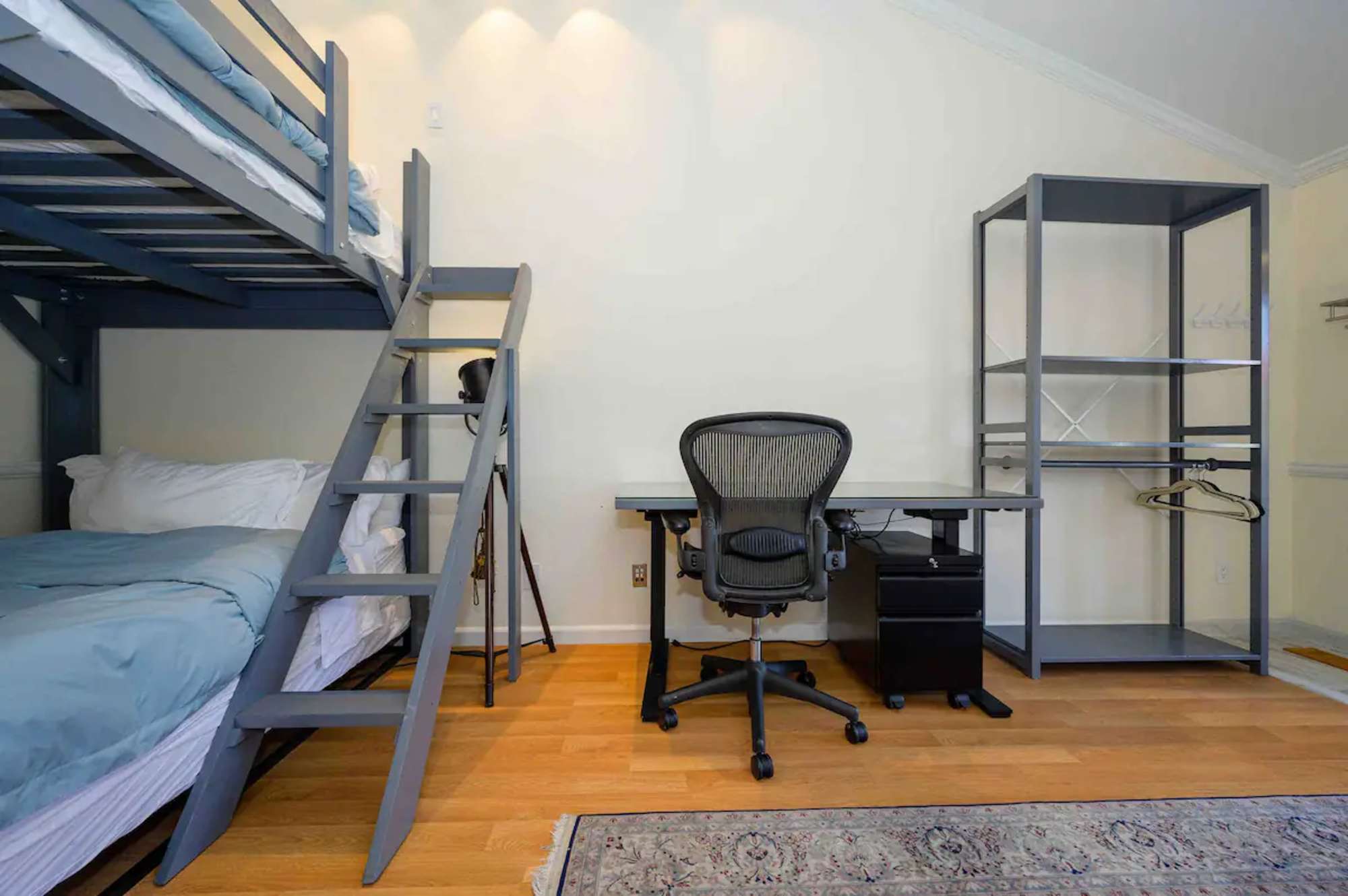 thumbnail view of a listing photo
