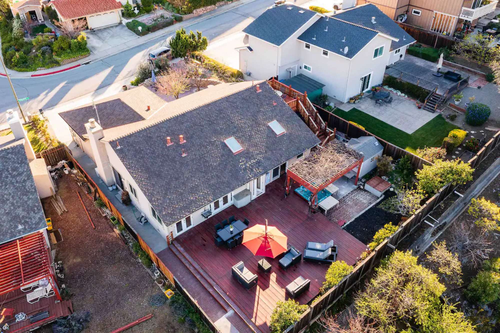 thumbnail view of a listing photo