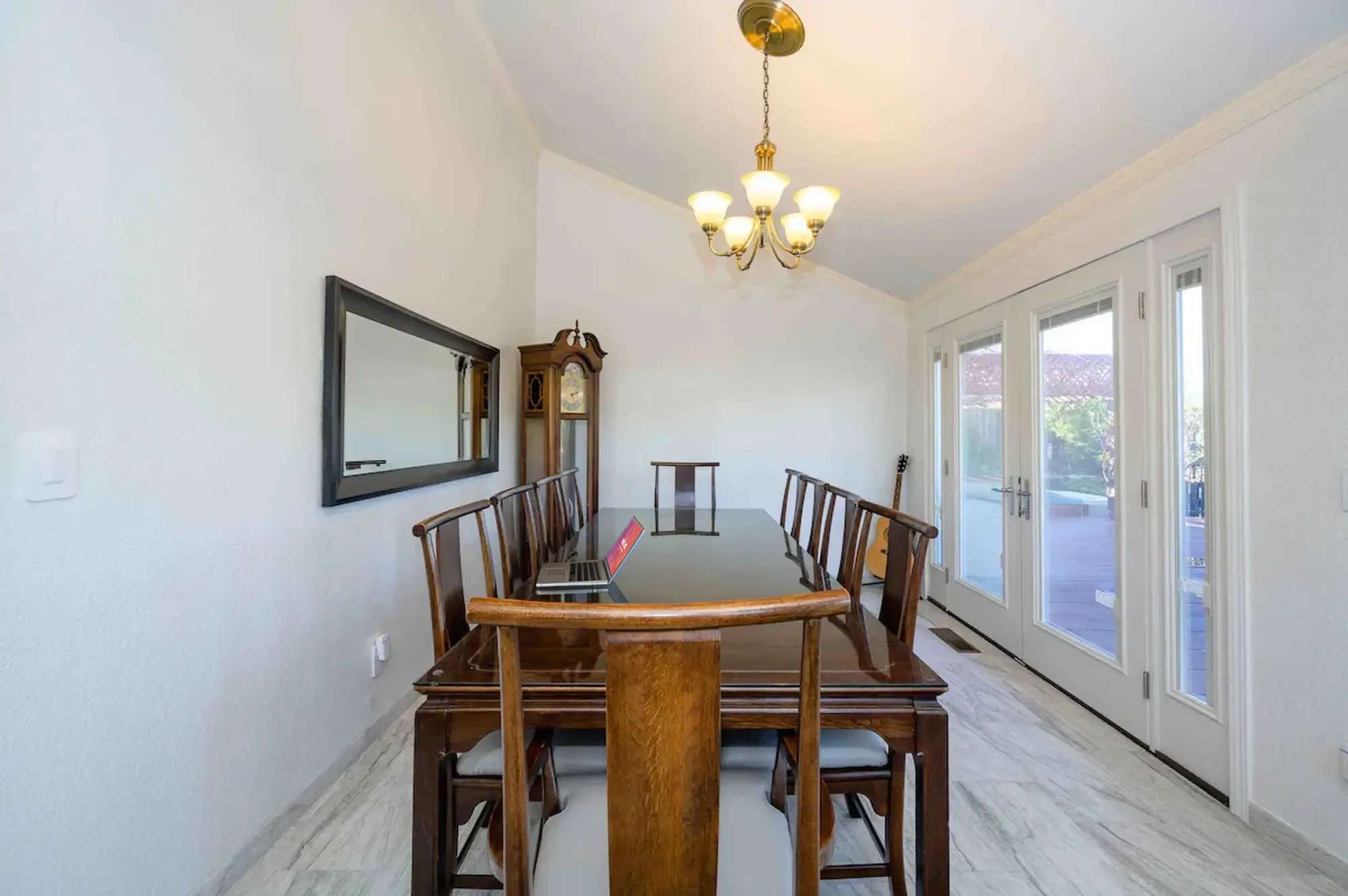 thumbnail view of a listing photo