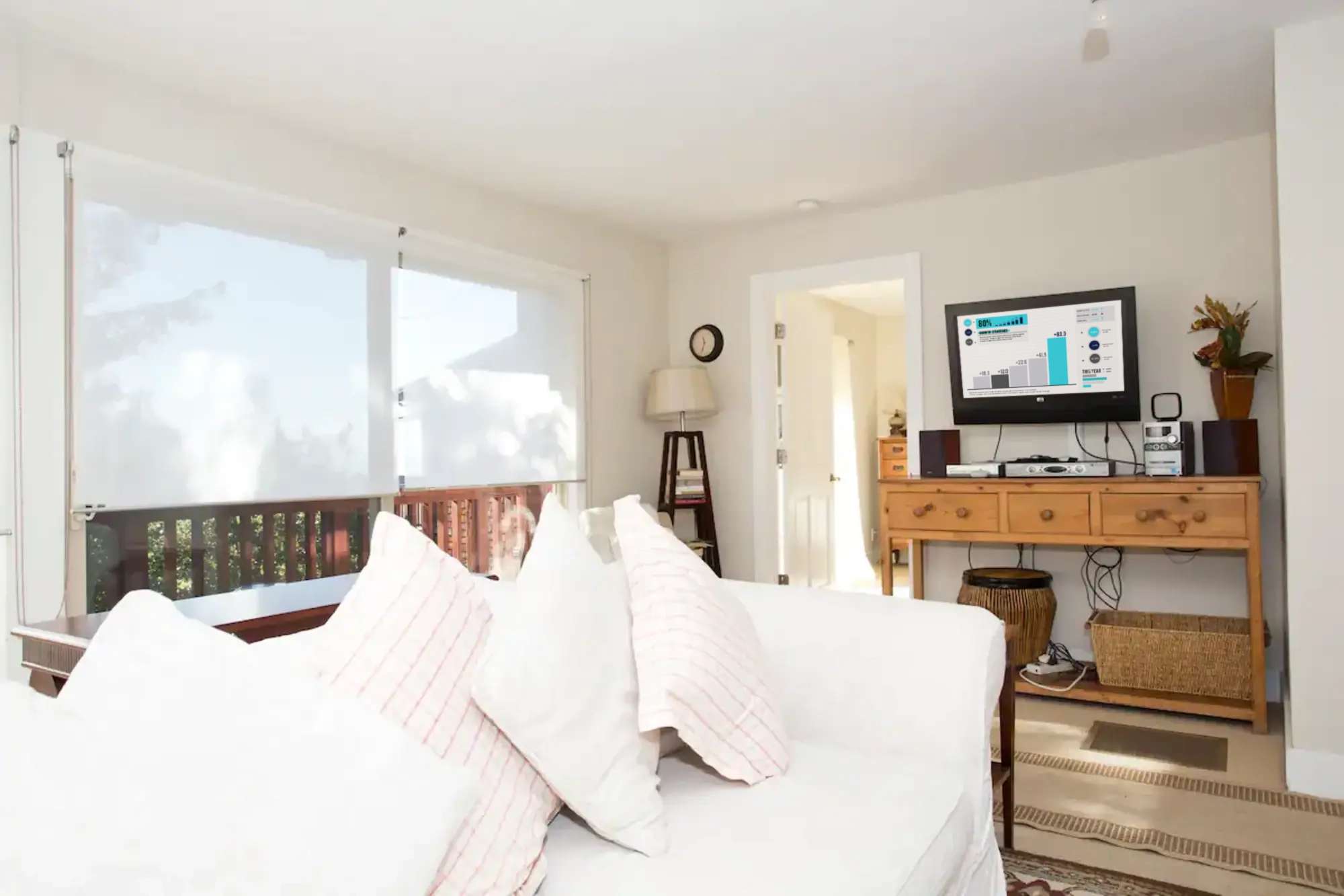 thumbnail view of a listing photo