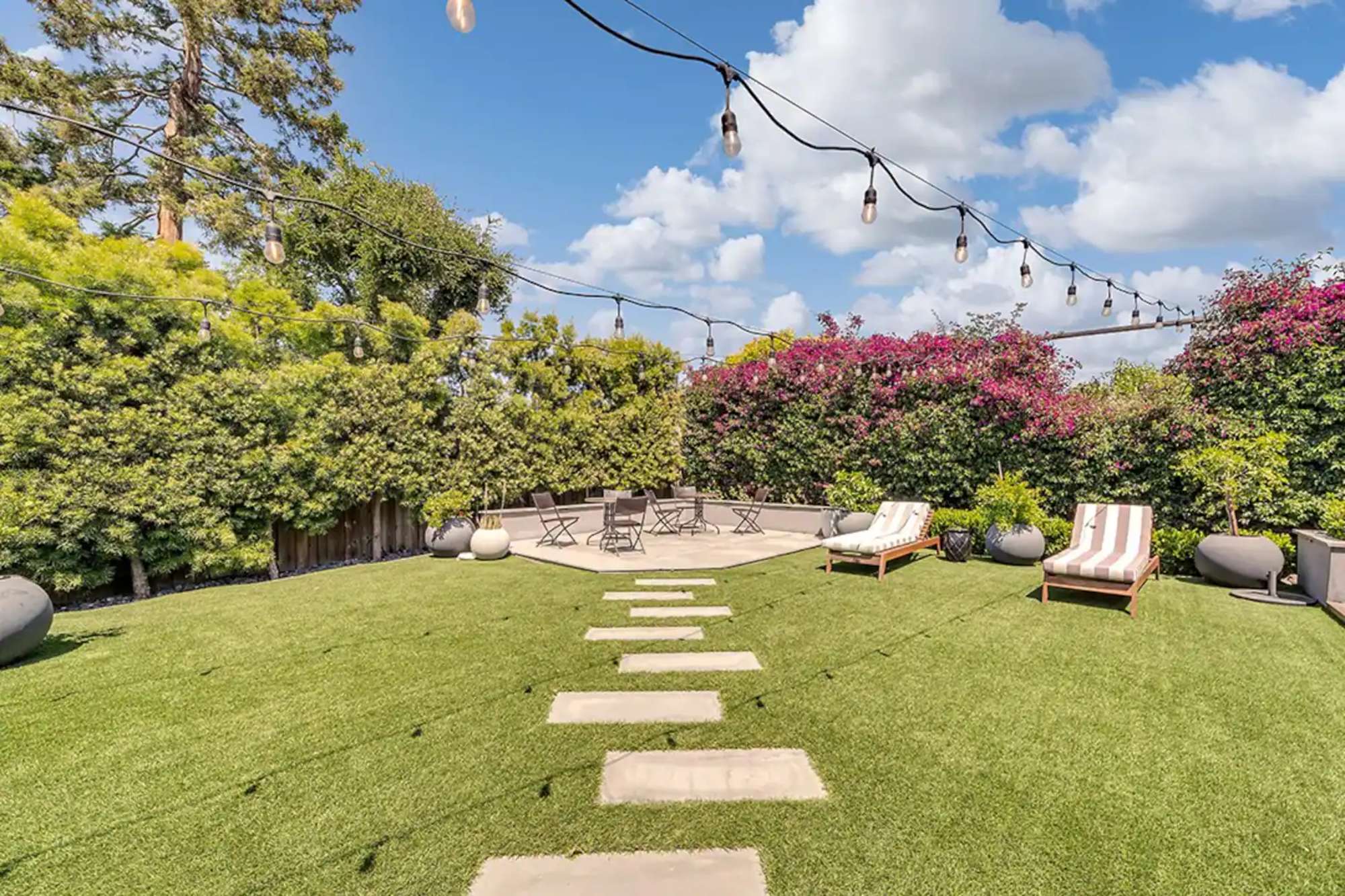 thumbnail view of a listing photo