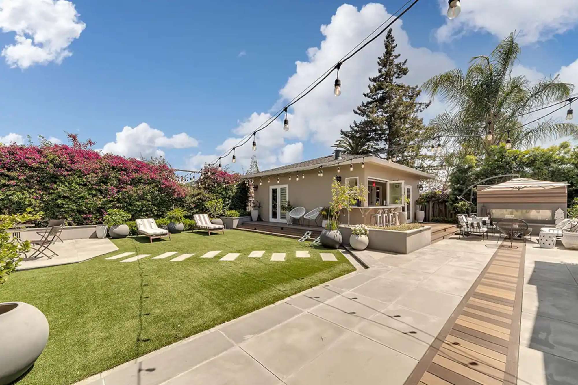 thumbnail view of a listing photo