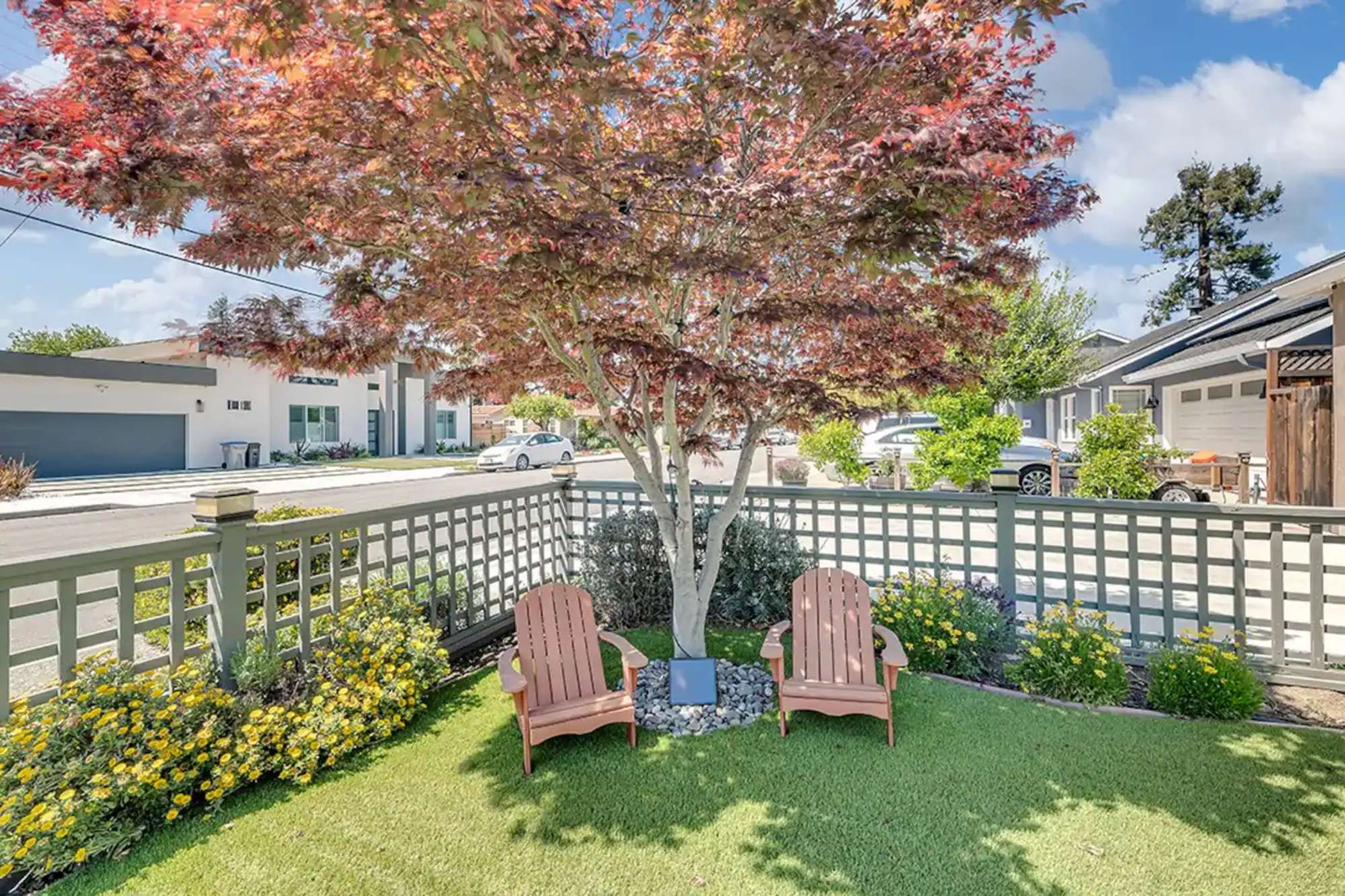 thumbnail view of a listing photo